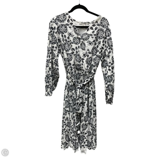 Dress Casual Short By Clothes Mentor In Grey & White, Size: 2x