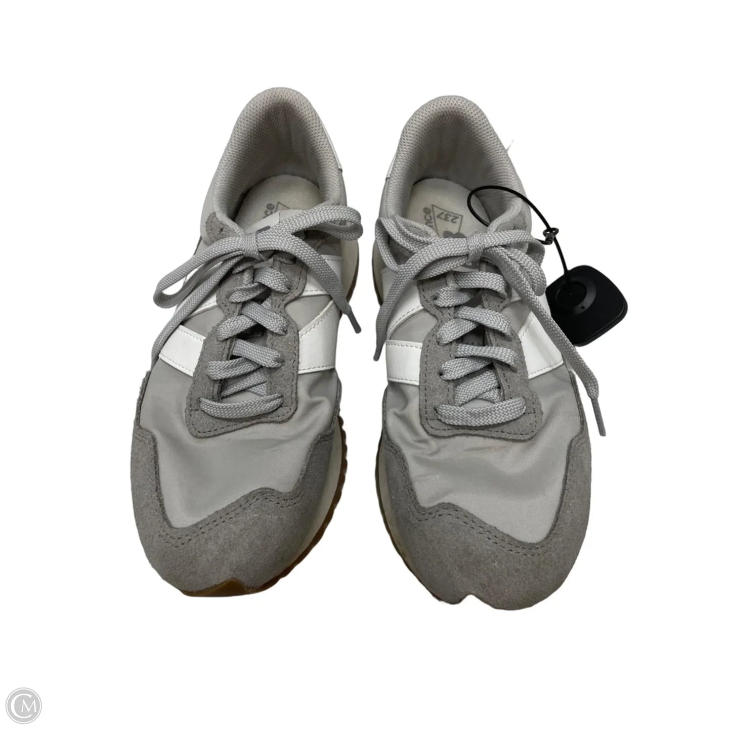 Shoes Athletic By New Balance In Grey & White, Size: 9
