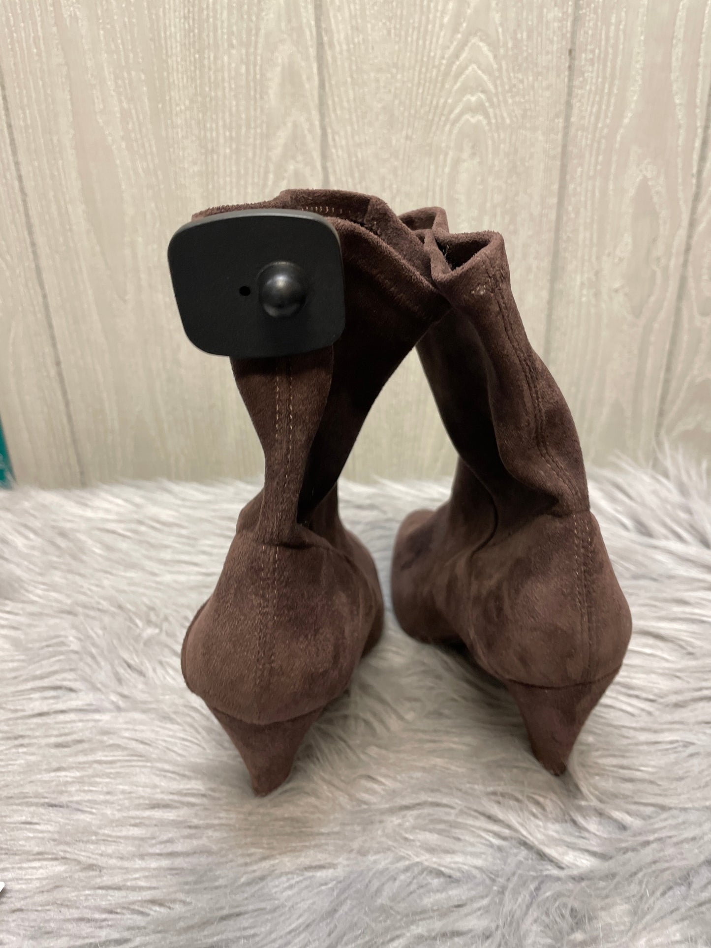 Boots Ankle Heels By Urban Outfitters In Brown, Size: 8