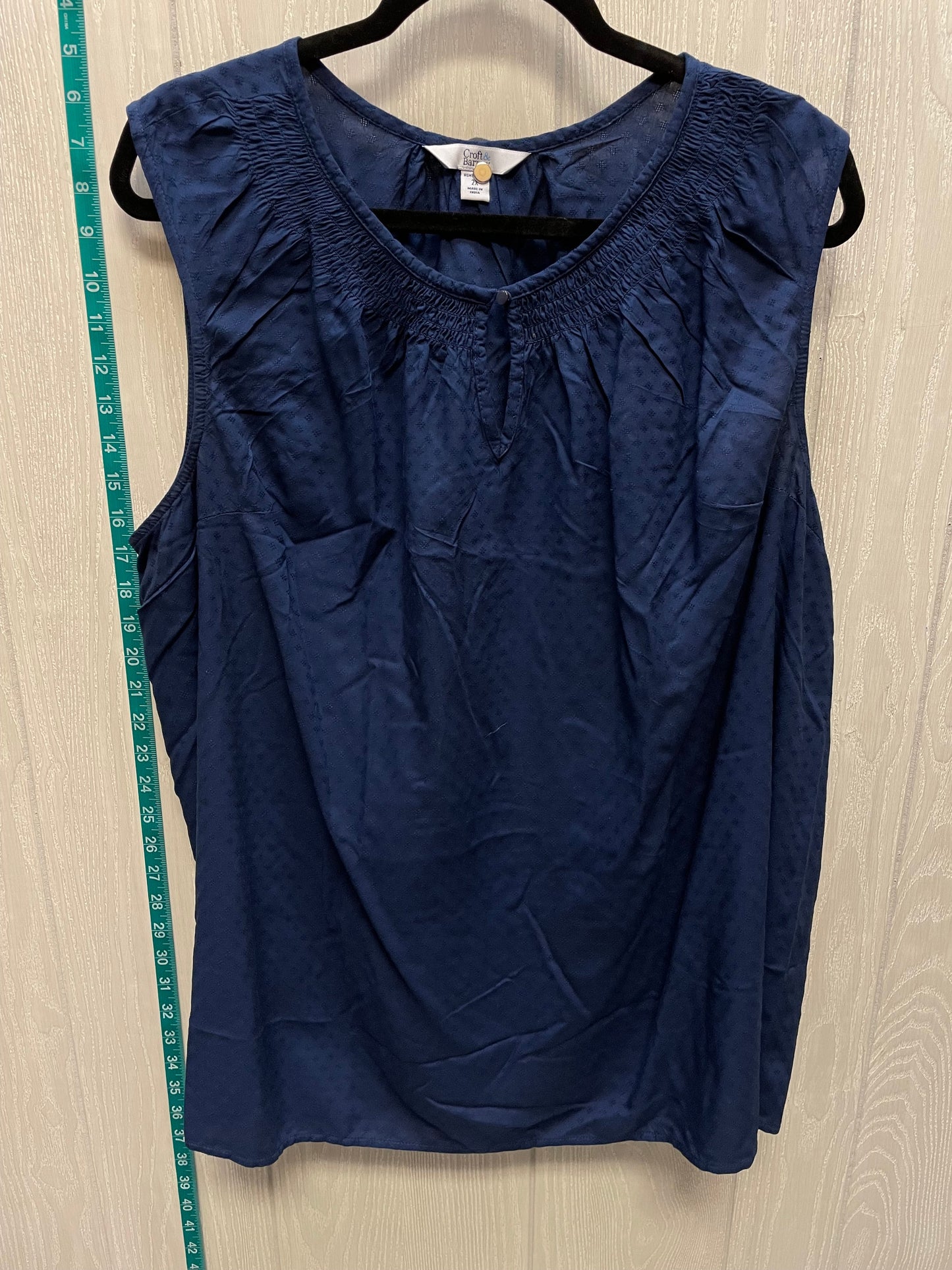 Navy Top Sleeveless Croft And Barrow, Size 2x