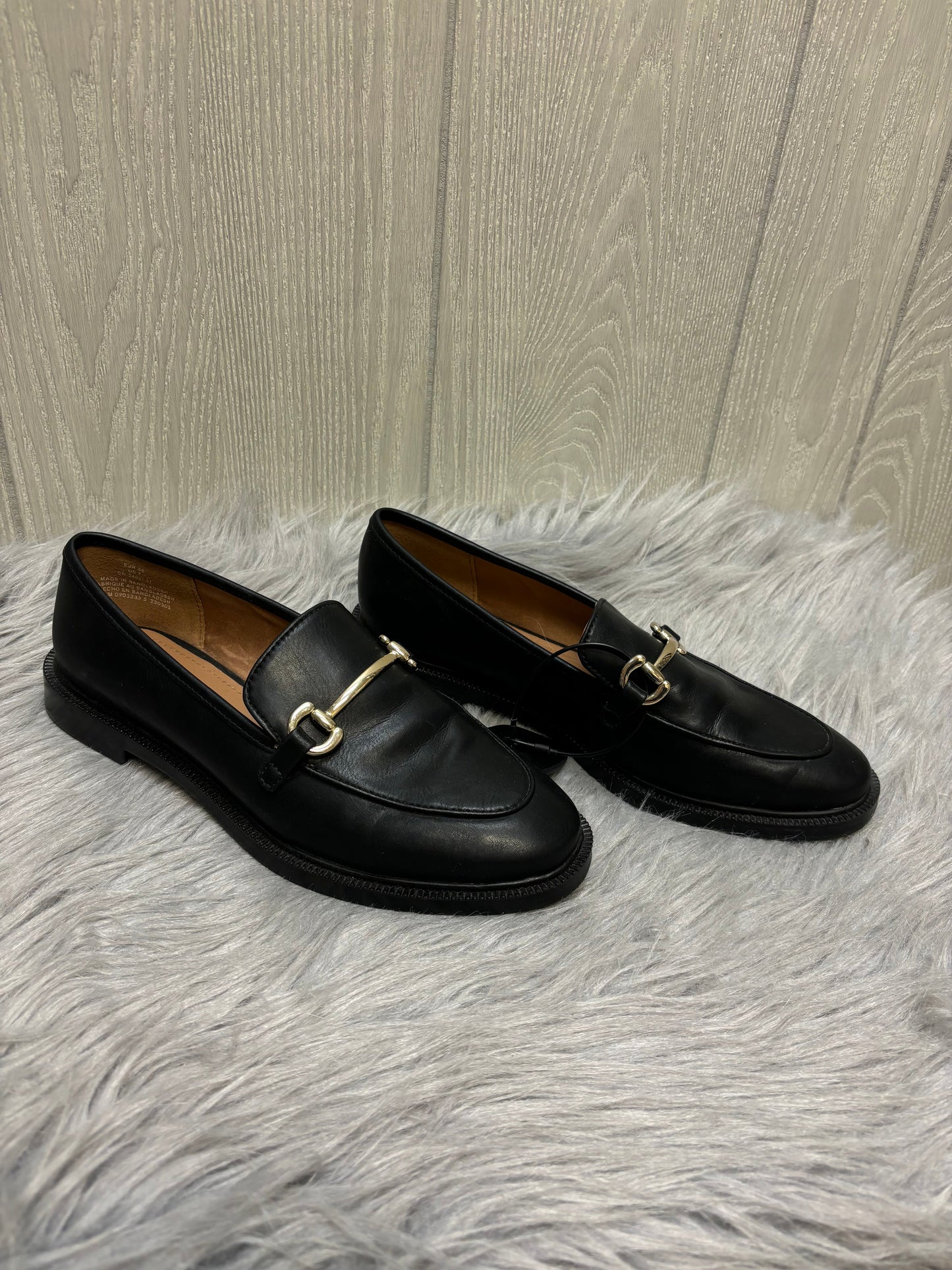 Black & Gold Shoes Flats Universal Thread, Size 7