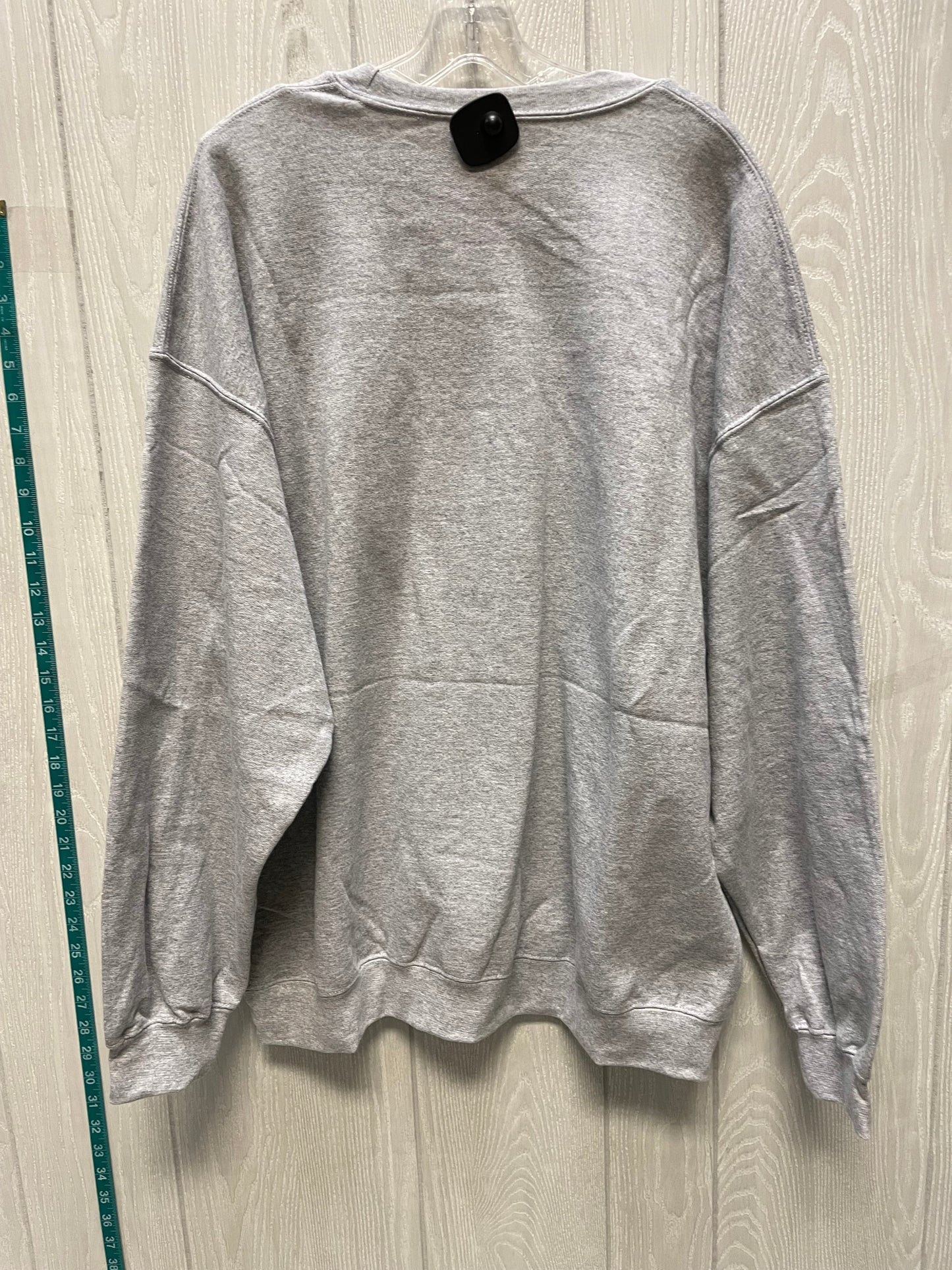 Sweatshirt Crewneck By Gildan In Grey & White, Size: 2x