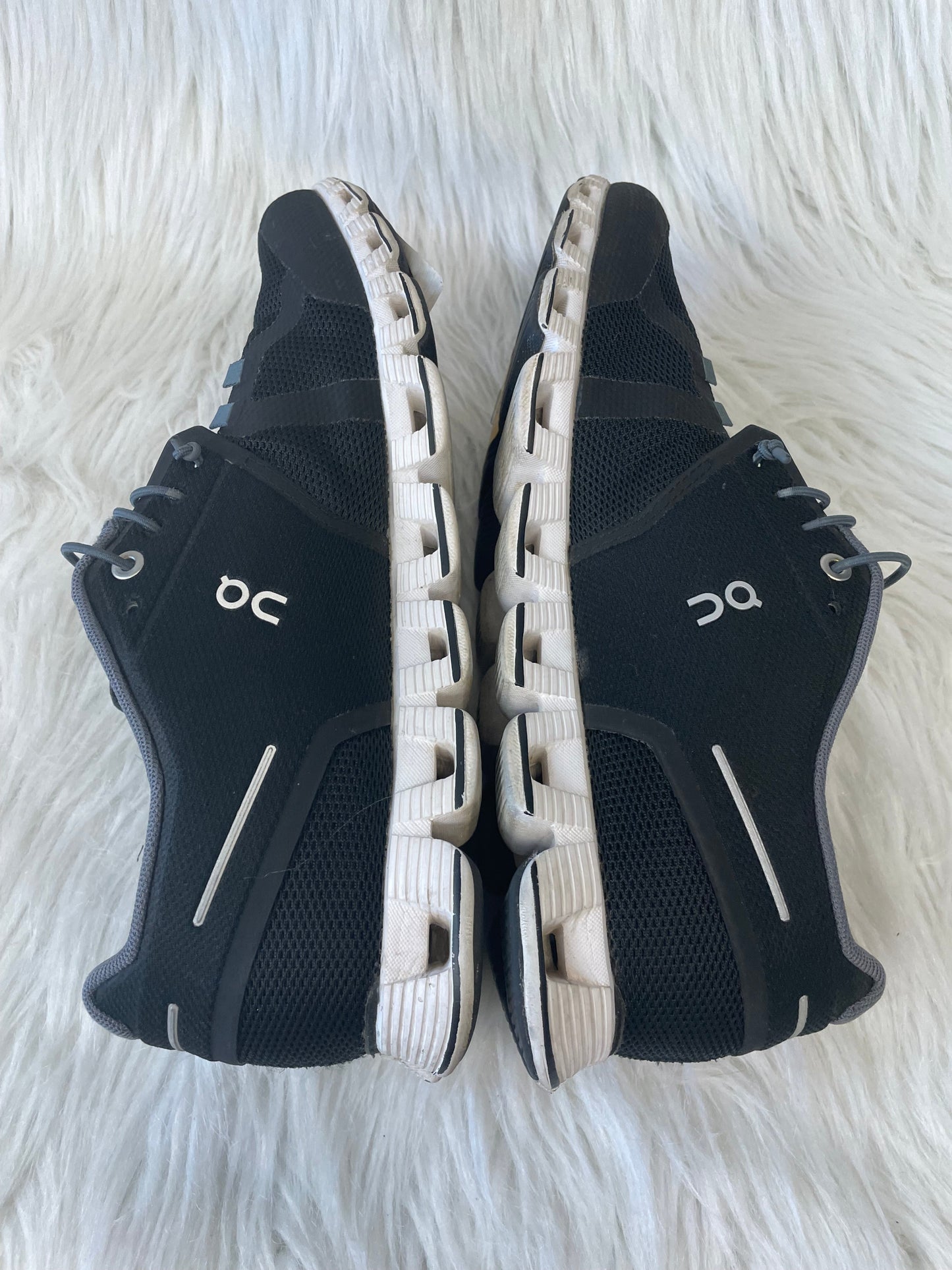 Shoes Athletic By On In Black & White, Size: 9.5