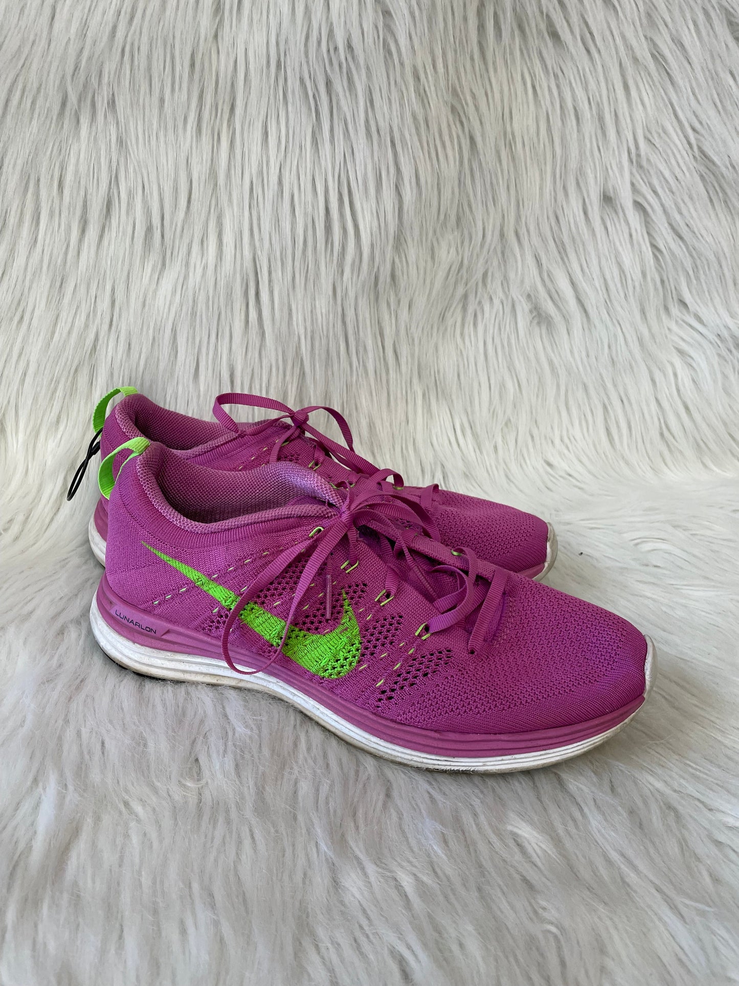 Shoes Athletic By Nike In Green & Pink, Size: 9.5