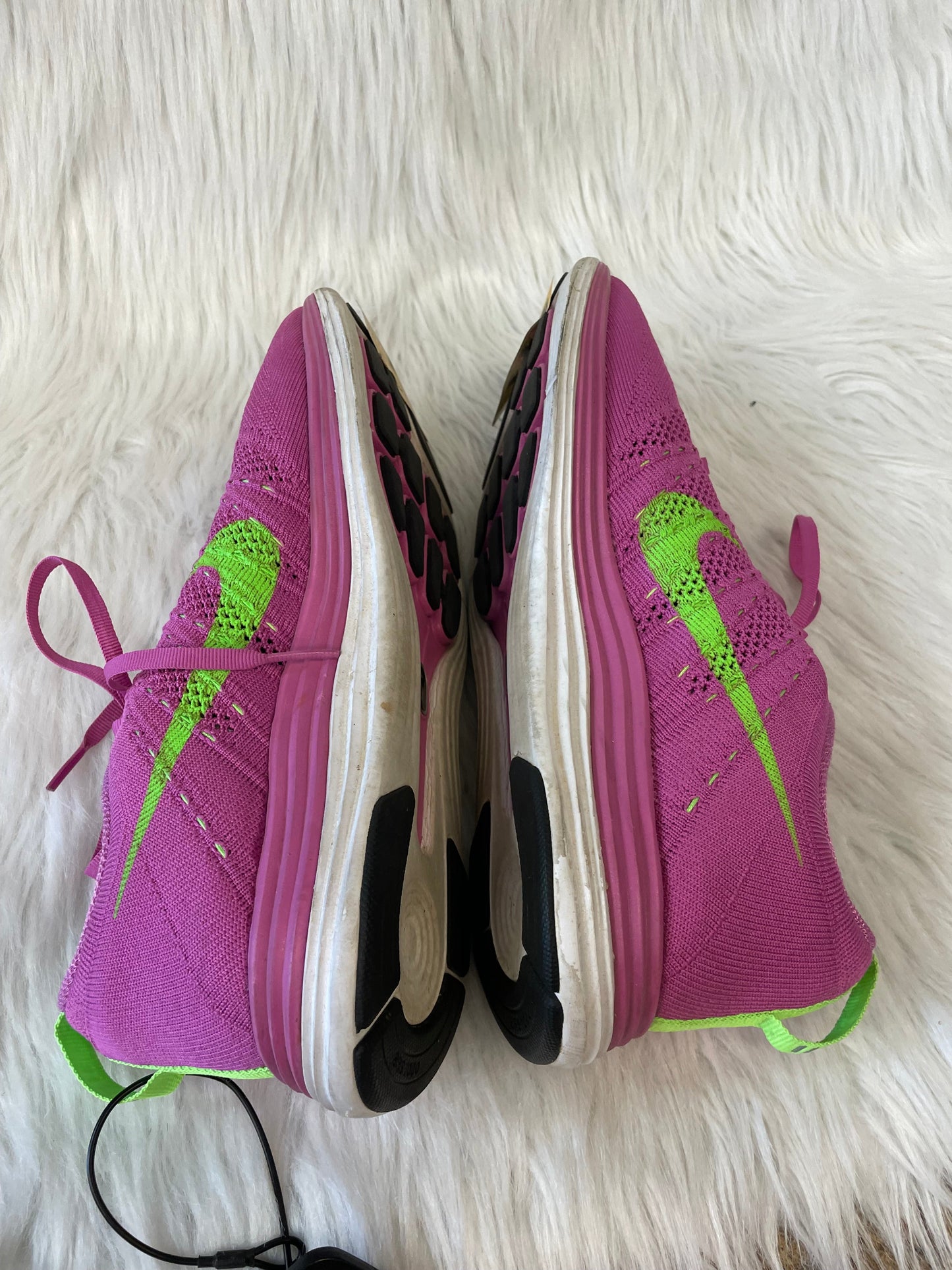 Shoes Athletic By Nike In Green & Pink, Size: 9.5