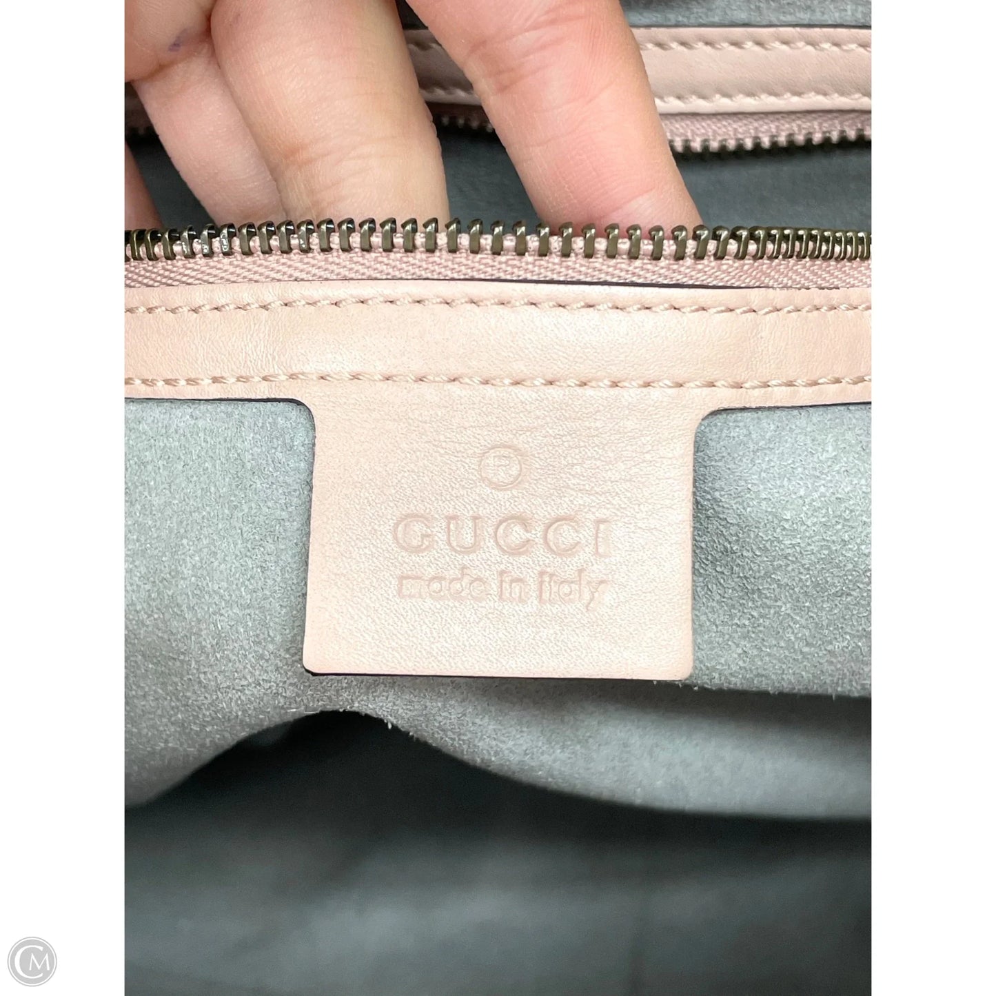 Handbag Luxury Designer By Gucci, Size: Medium