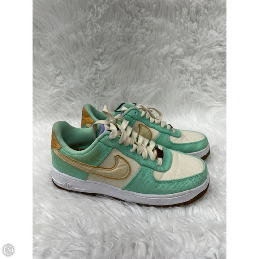 Shoes Sneakers By Nike In Cream & Green, Size: 9