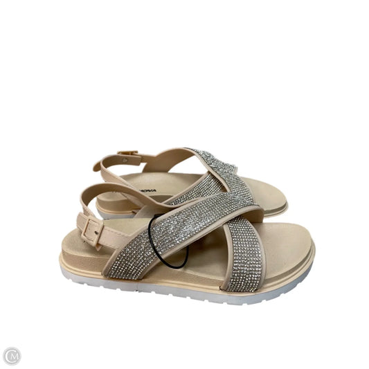 Sandals Flats By Fashion Nova In Beige, Size: 7