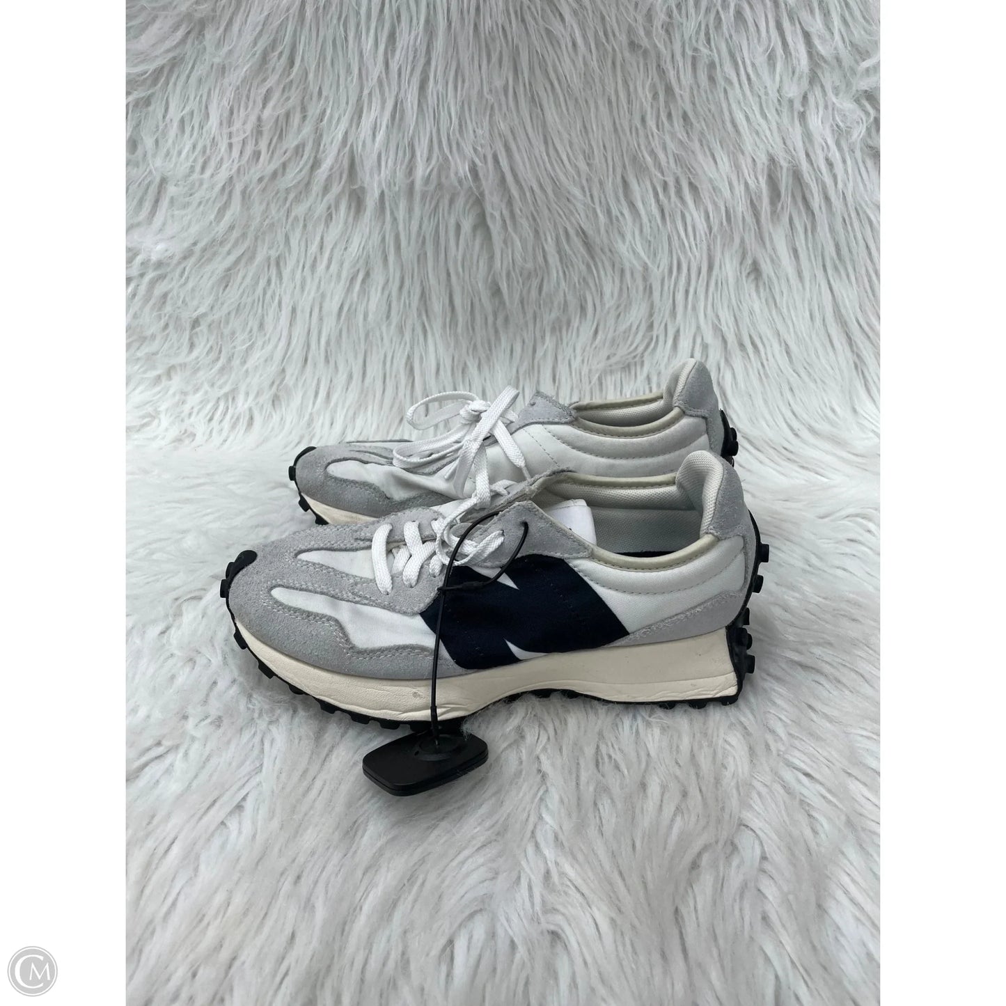 Shoes Athletic By New Balance In Grey & White, Size: 6