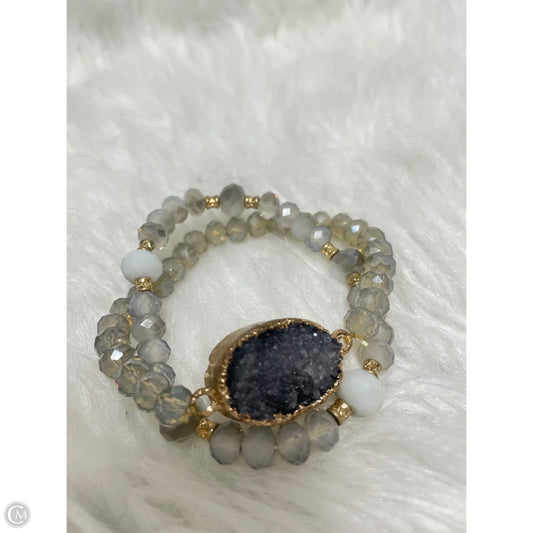 Bracelet Beaded By Clothes Mentor, Size: 02 Piece Set