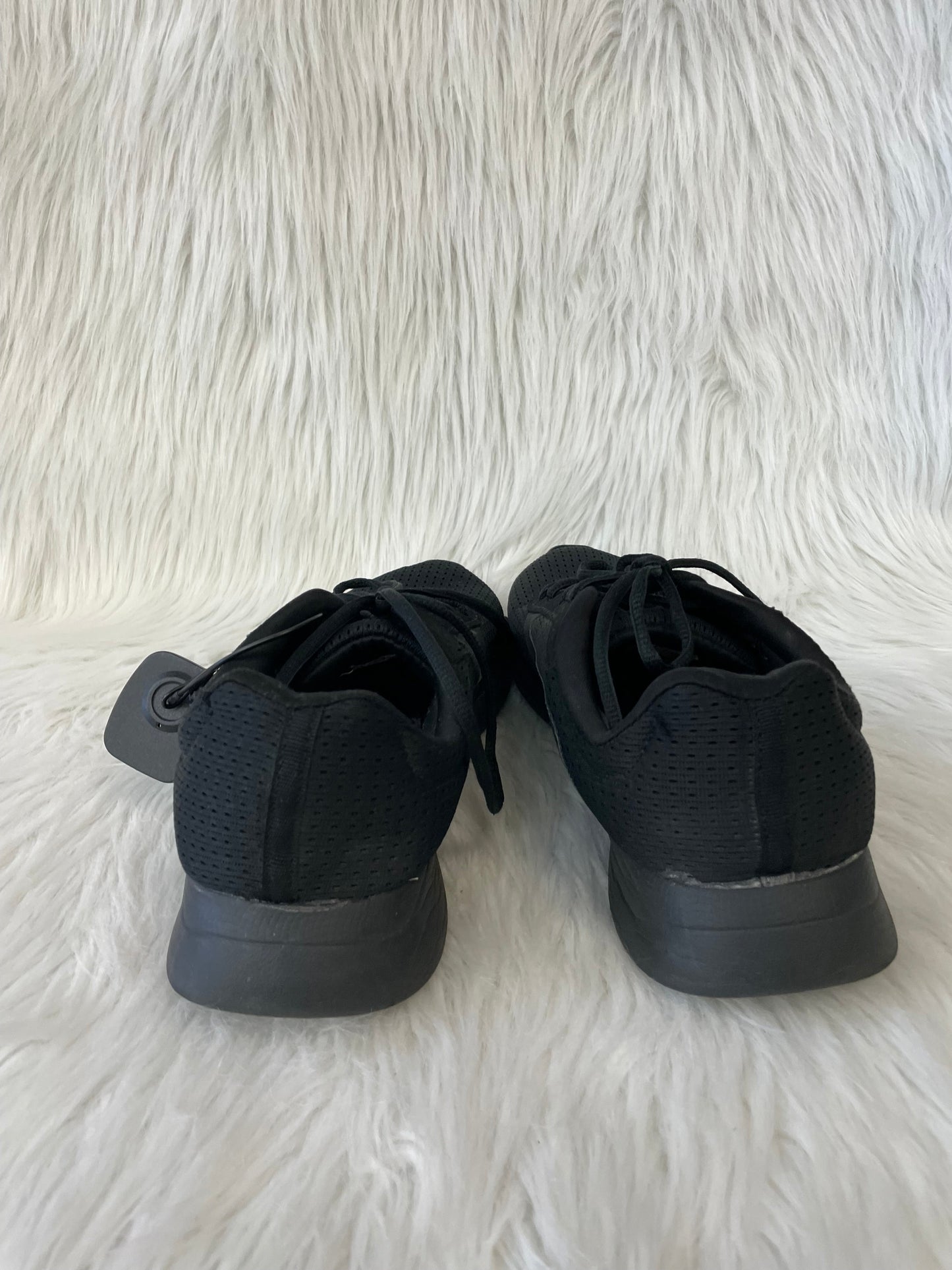 Black Shoes Athletic Clothes Mentor, Size 9.5