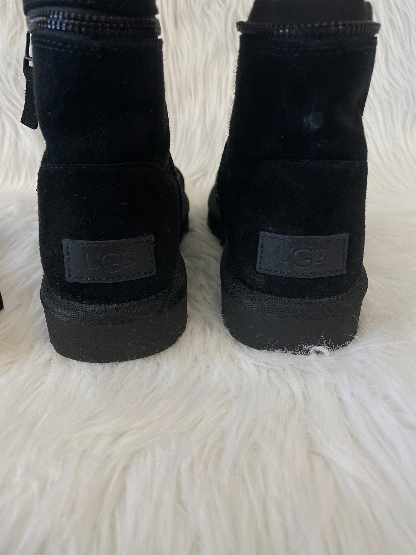 Black Boots Snow Ugg, Size 6