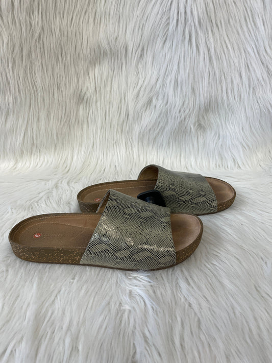 Snakeskin Print Sandals Flats Clarks, Size 10
