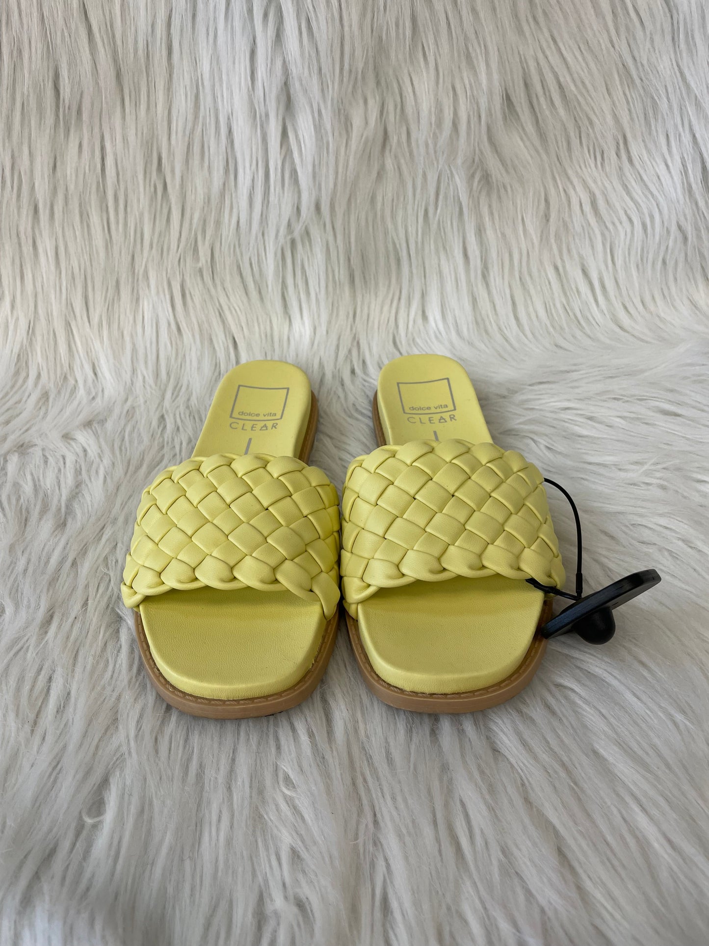 Green Sandals Flats Dolce Vita, Size 6