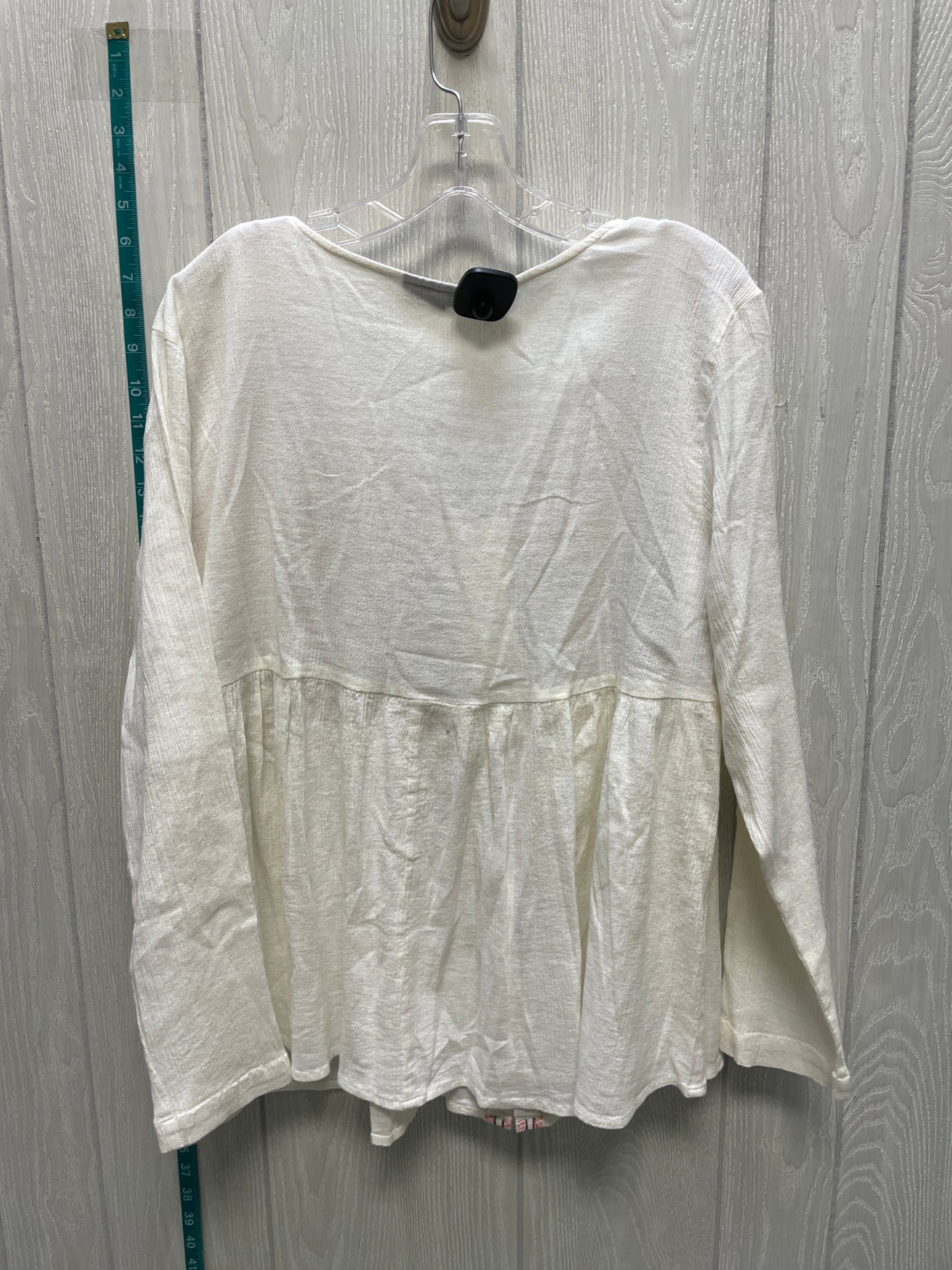 Cream Top Long Sleeve Pyramid Collection, Size L