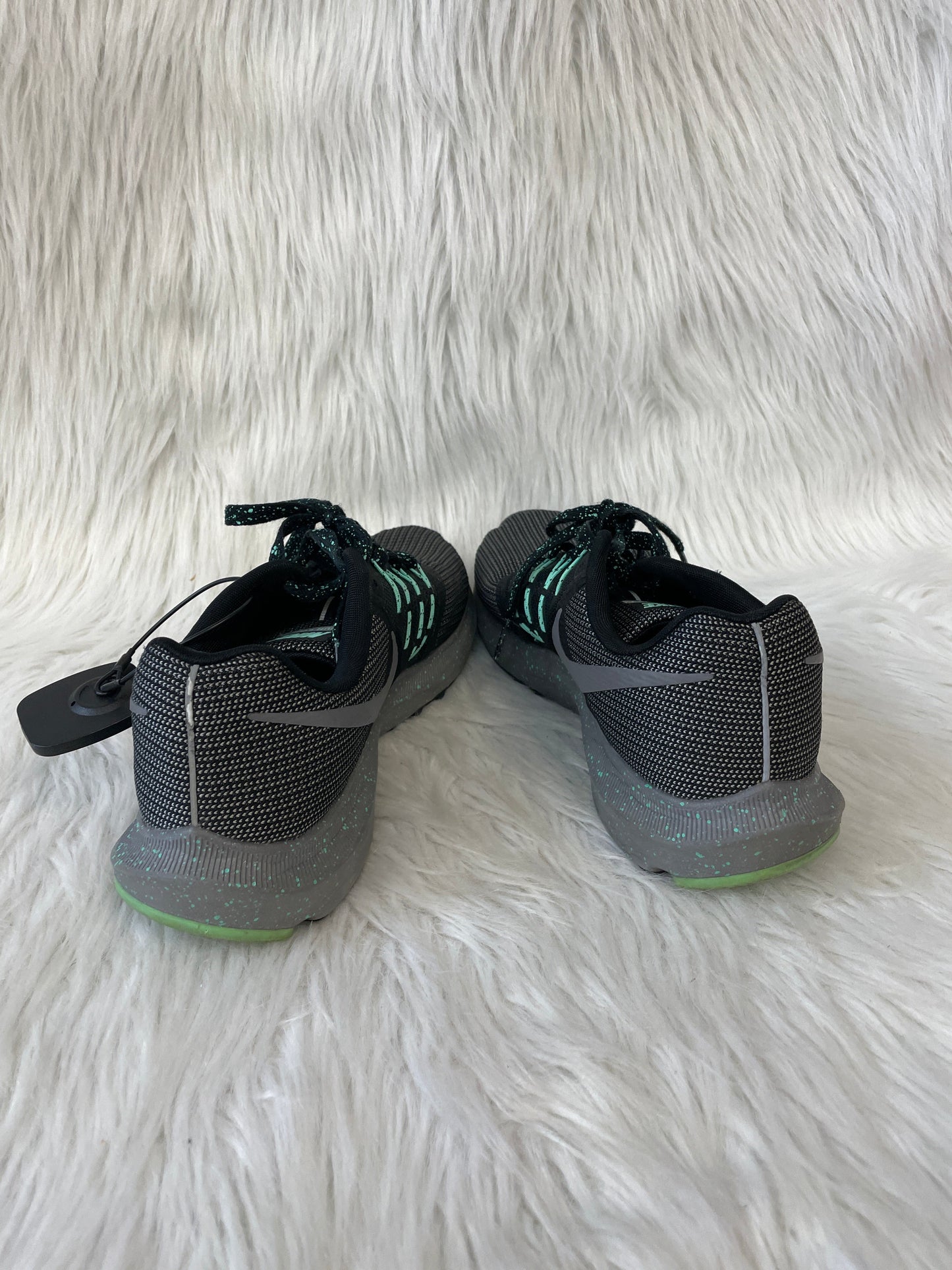 Shoes Athletic By Nike In Green & Grey, Size: 9