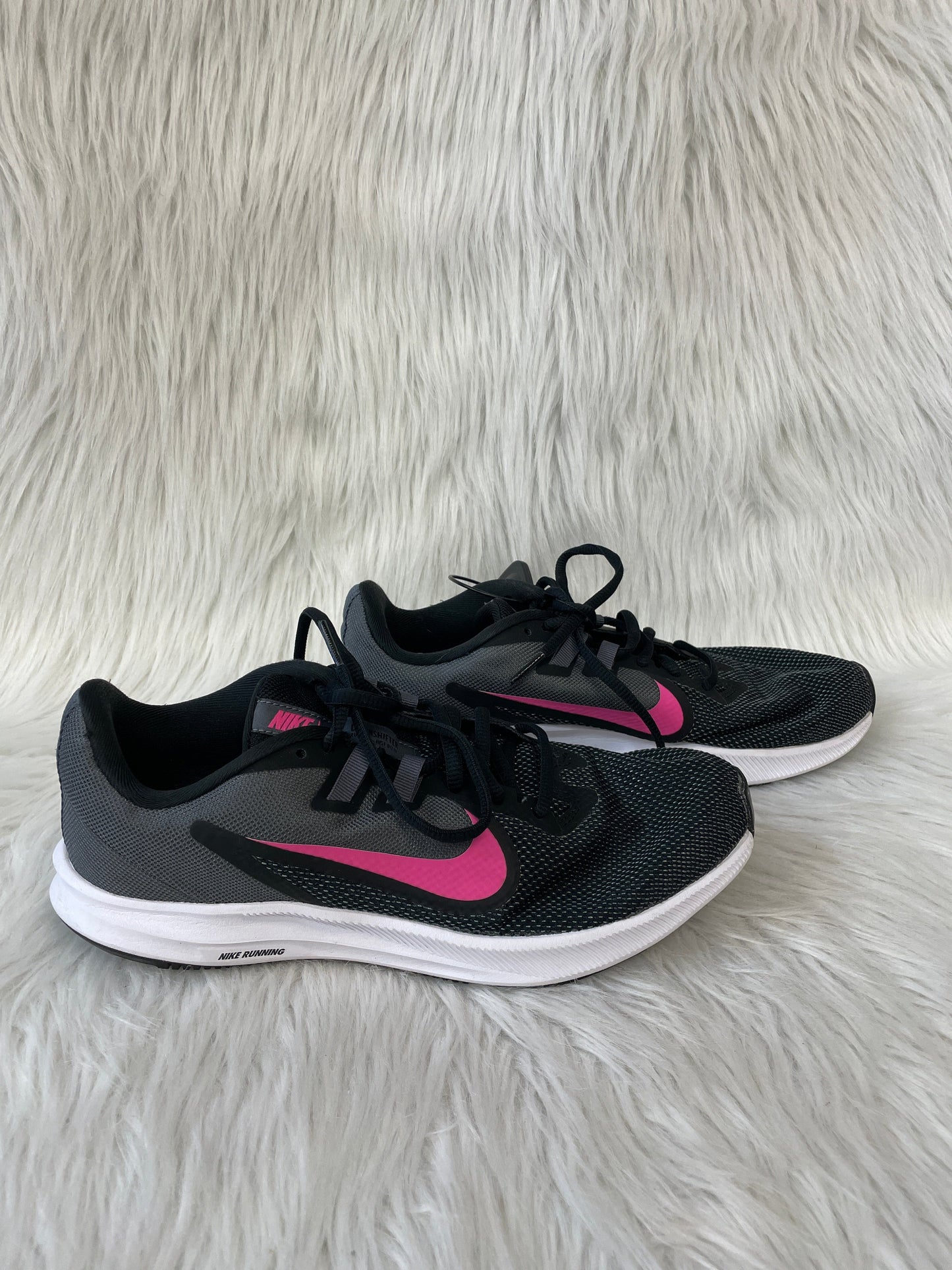 Shoes Athletic By Nike In Black & Pink, Size: 9.5