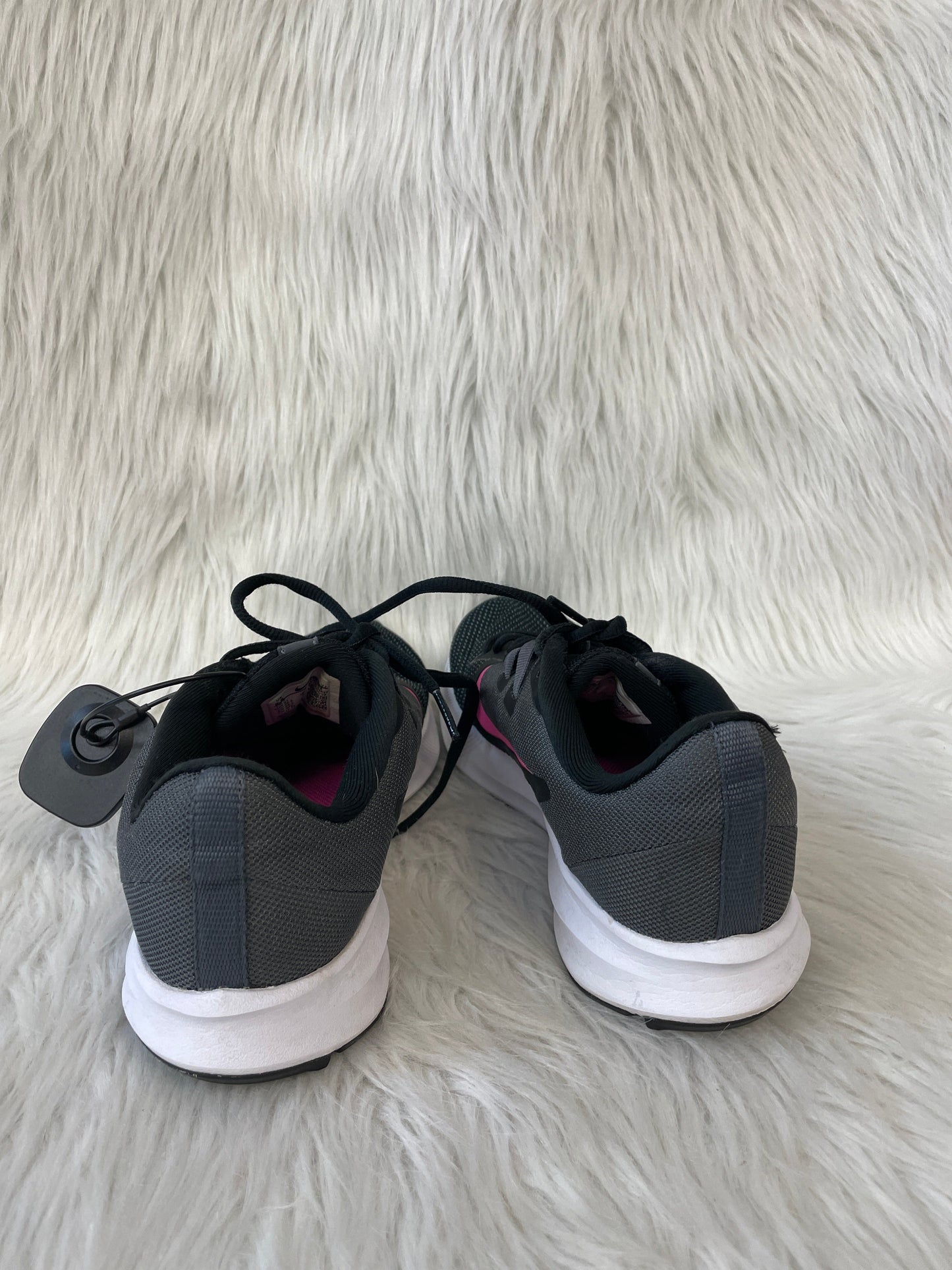 Shoes Athletic By Nike In Black & Pink, Size: 9.5