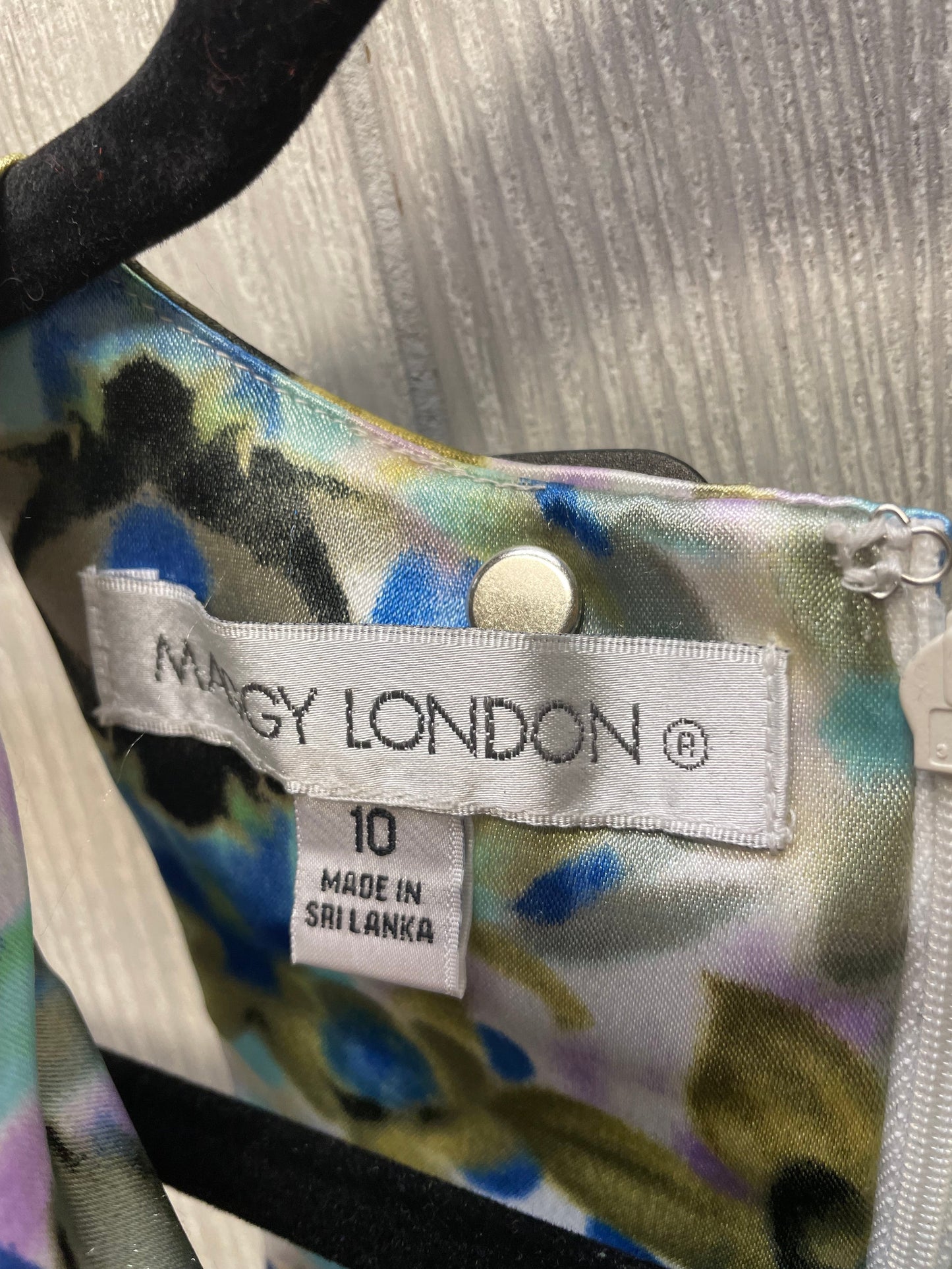 Dress Casual Short By Maggy London In Floral Print, Size: M