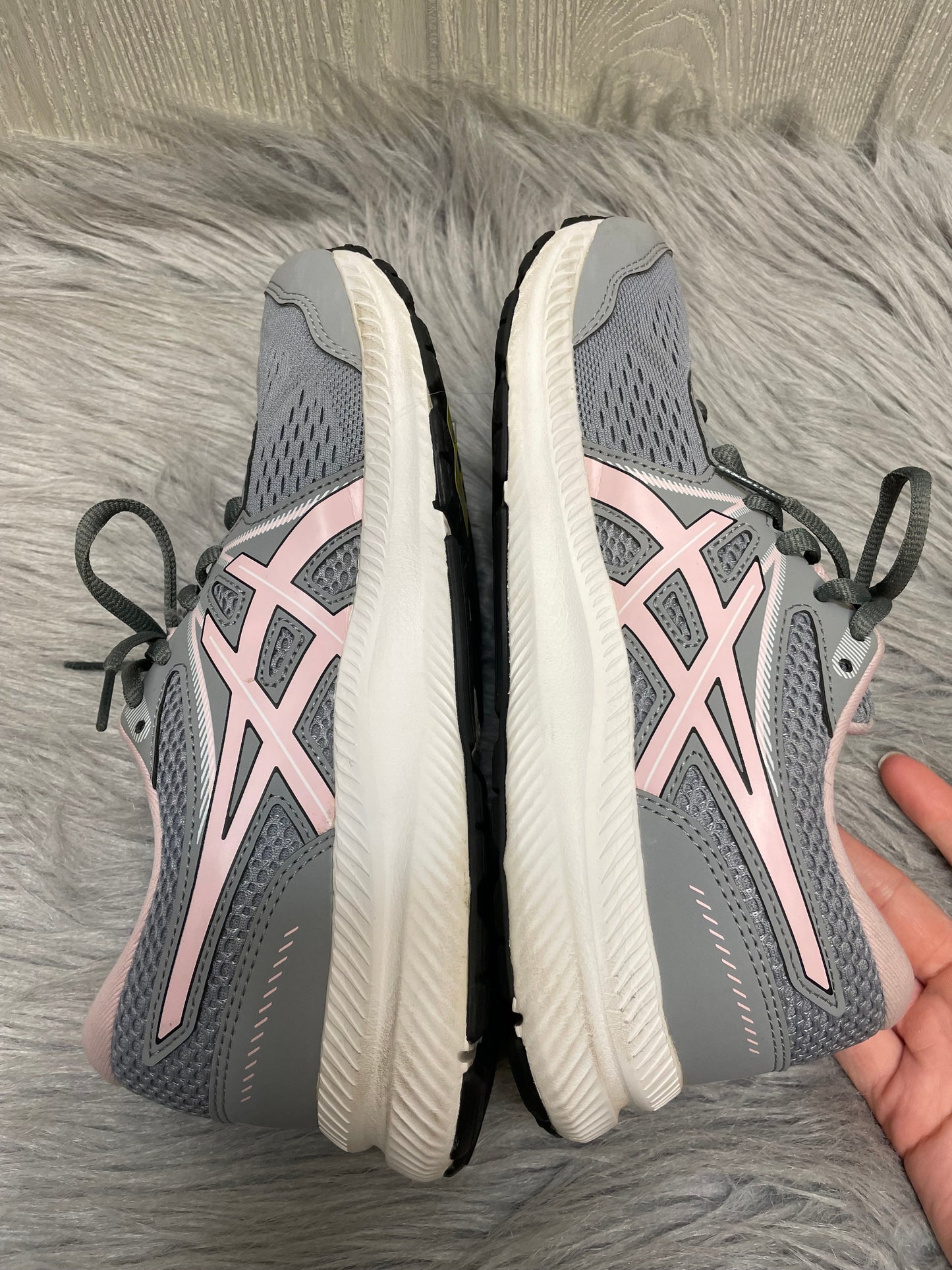 Shoes Athletic By Asics In Grey & Pink, Size: 7.5