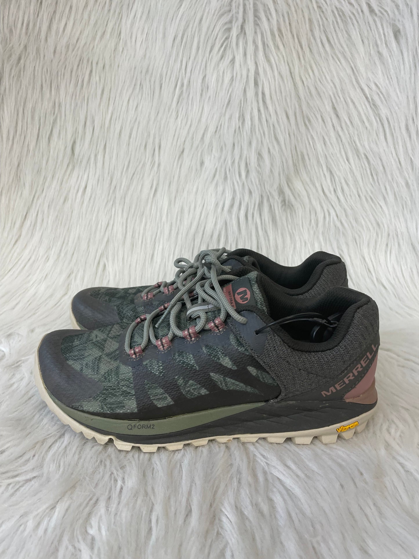 Shoes Athletic By Merrell In Green & Grey, Size: 9