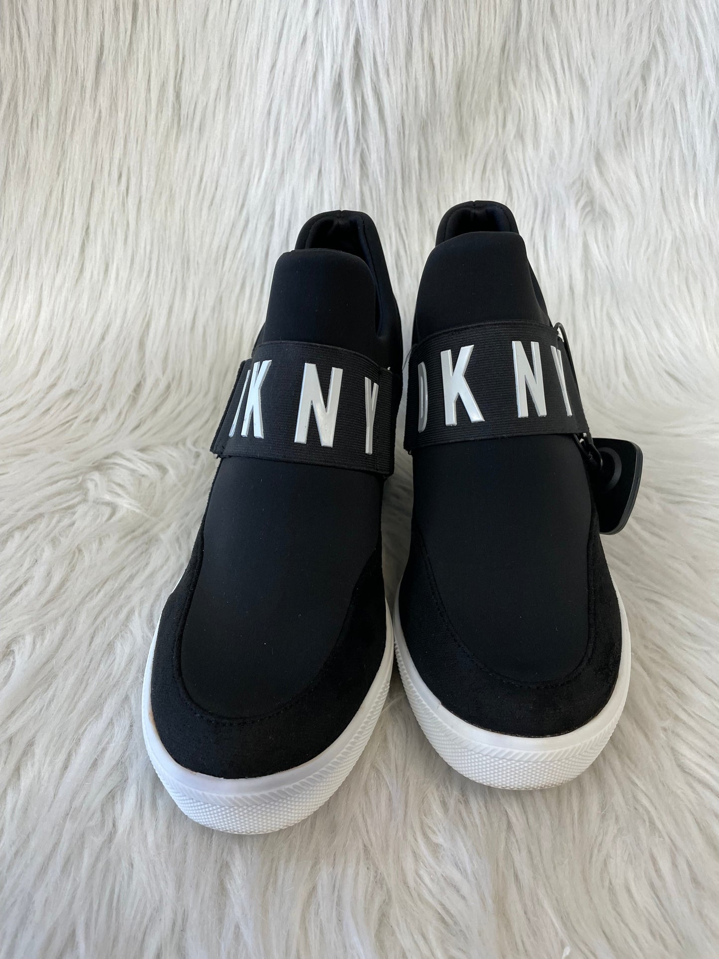 Shoes Sneakers By Dkny In Black & White, Size: 9