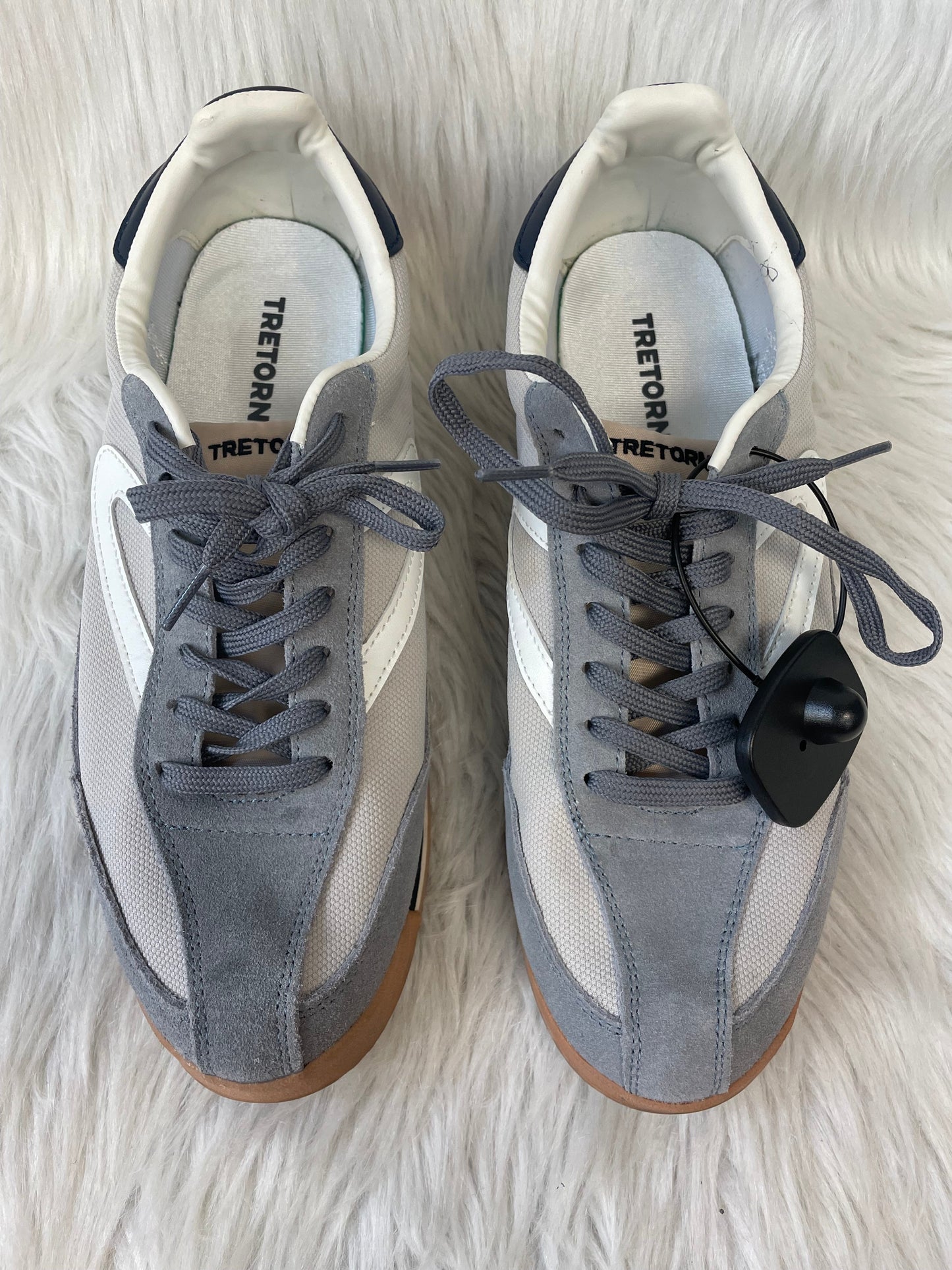 Shoes Sneakers By Cmc In Grey & White, Size: 11