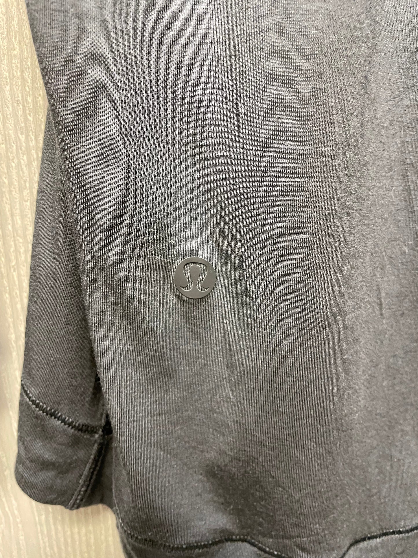 Athletic Top Long Sleeve Crewneck By Lululemon In Grey, Size: Xs