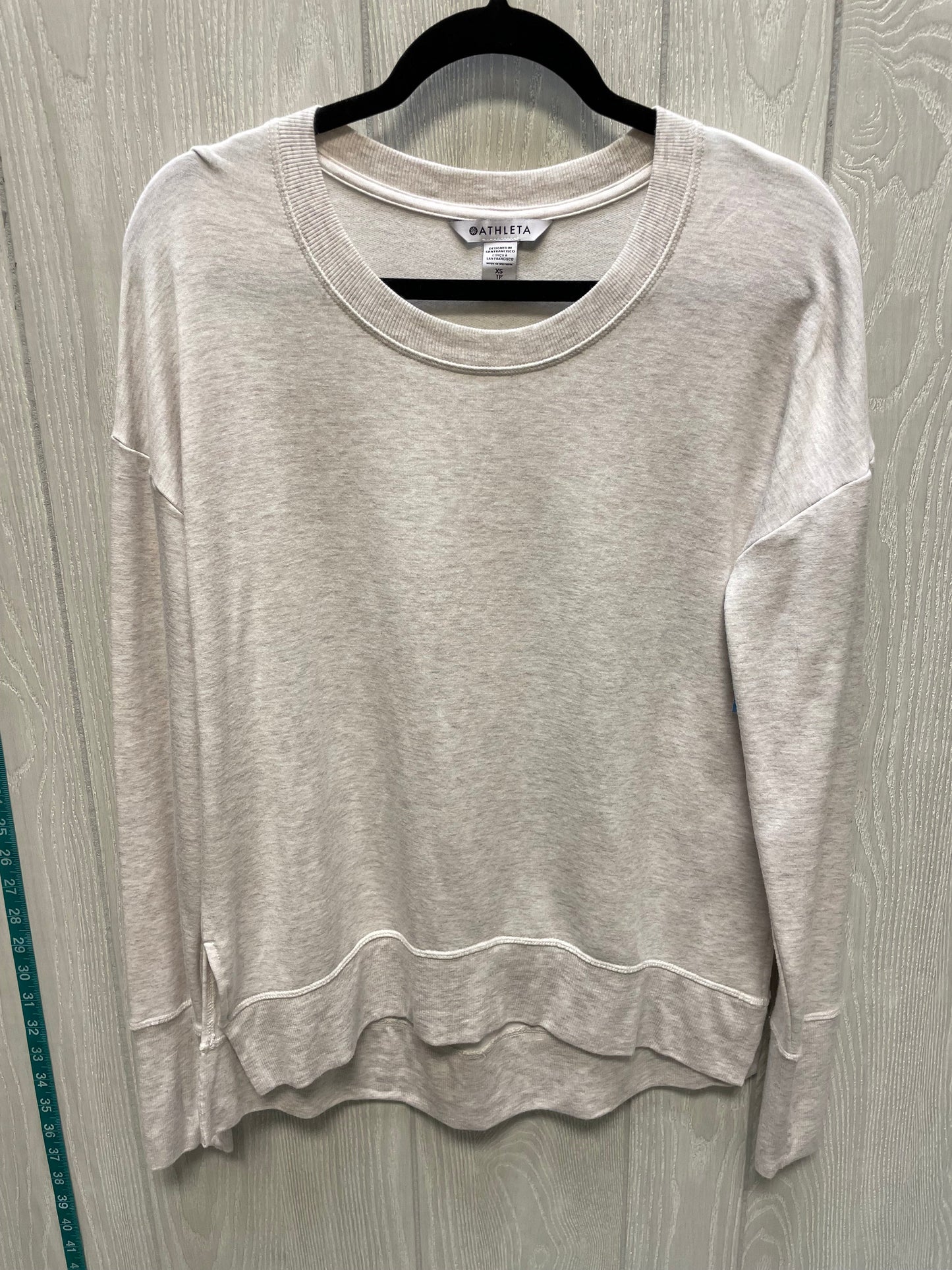 Top Long Sleeve By Athleta In Cream, Size: Xs