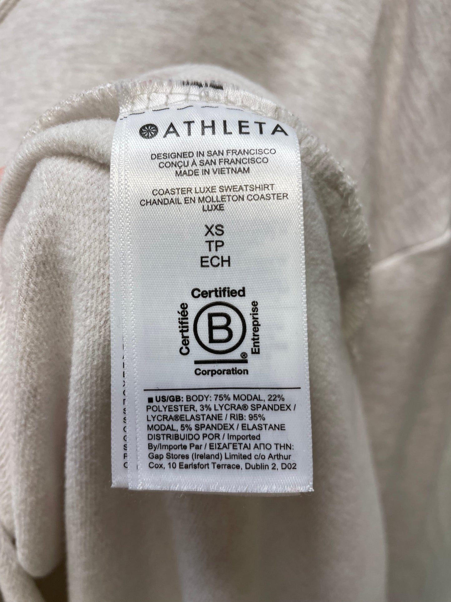 Top Long Sleeve By Athleta In Cream, Size: Xs