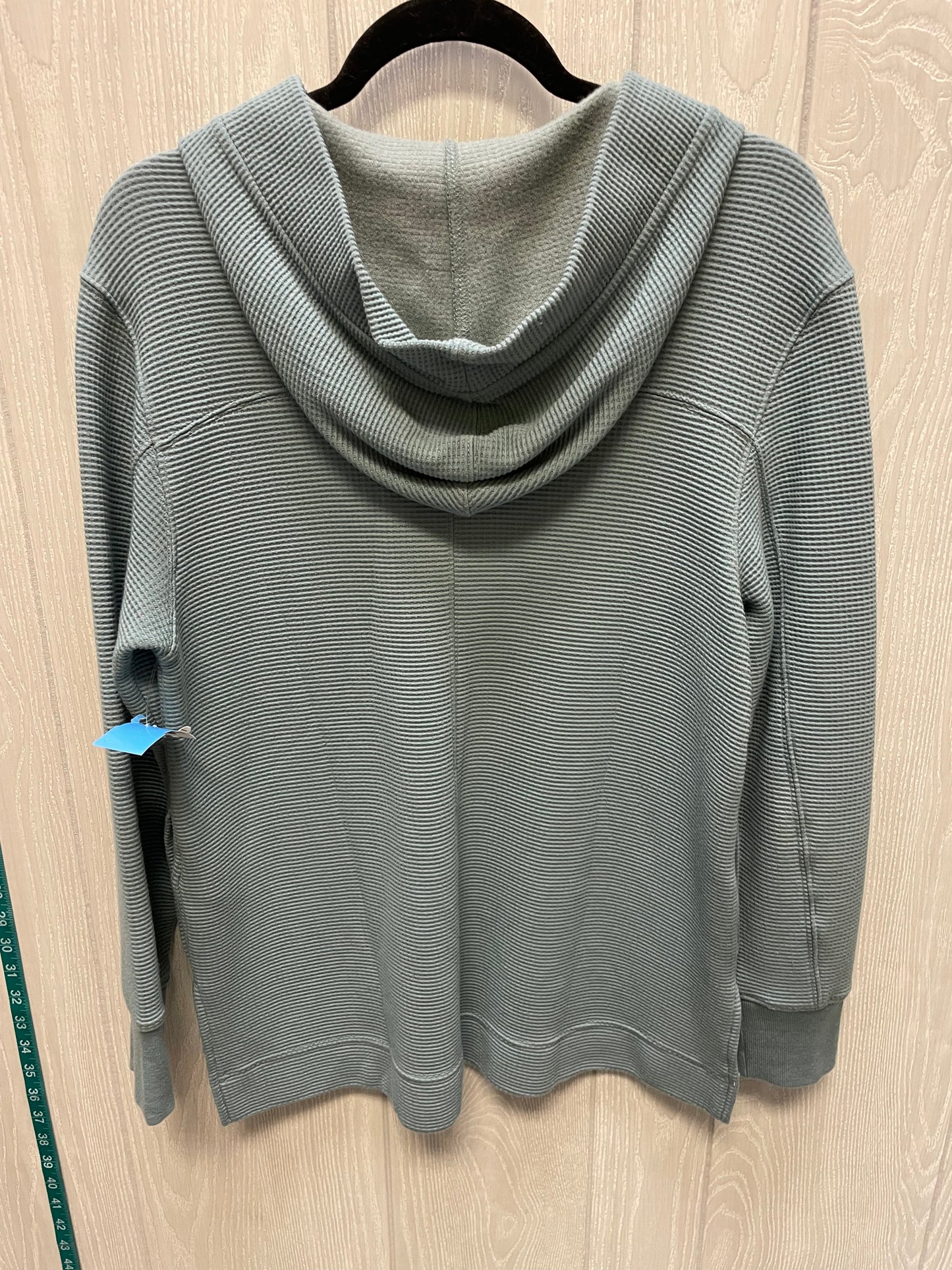 Top Long Sleeve By Athleta In Green, Size: Xs