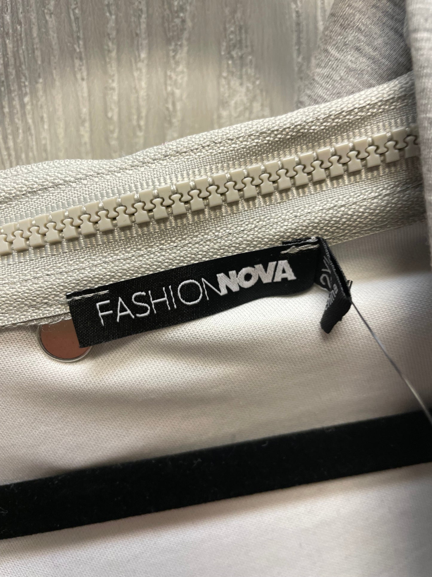 Sweatshirt Hoodie By Fashion Nova In Grey, Size: 2x