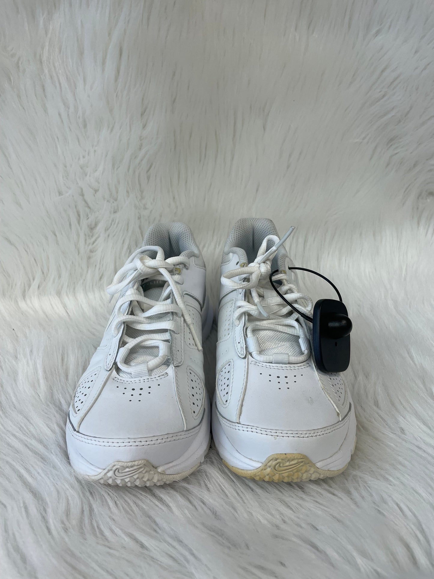 Shoes Athletic By Nike In White, Size: 6