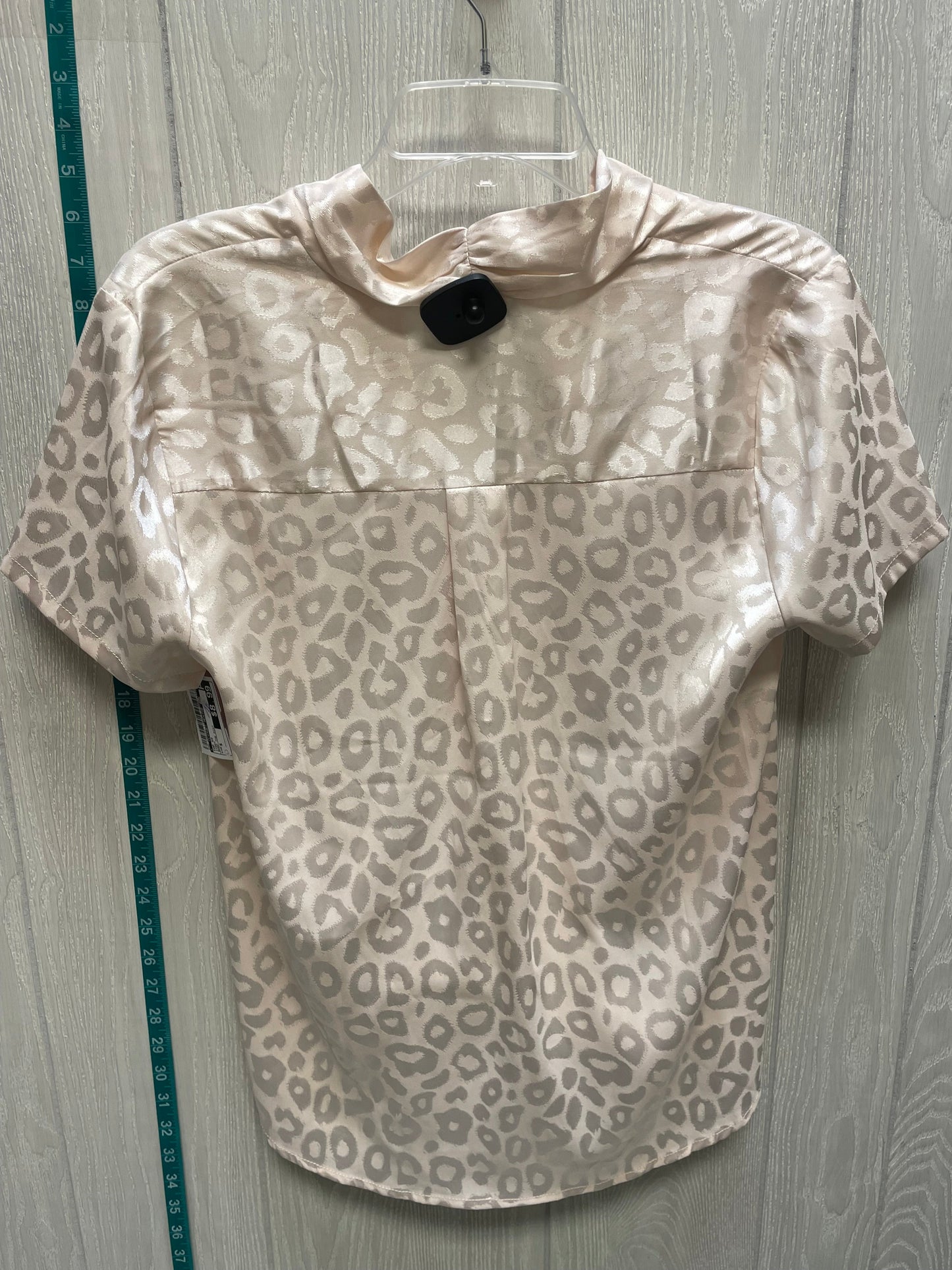 Ivory Top Short Sleeve Clothes Mentor, Size S