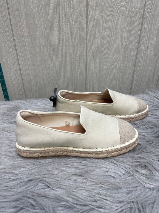 Shoes Flats By Universal Thread In Cream, Size: 7.5