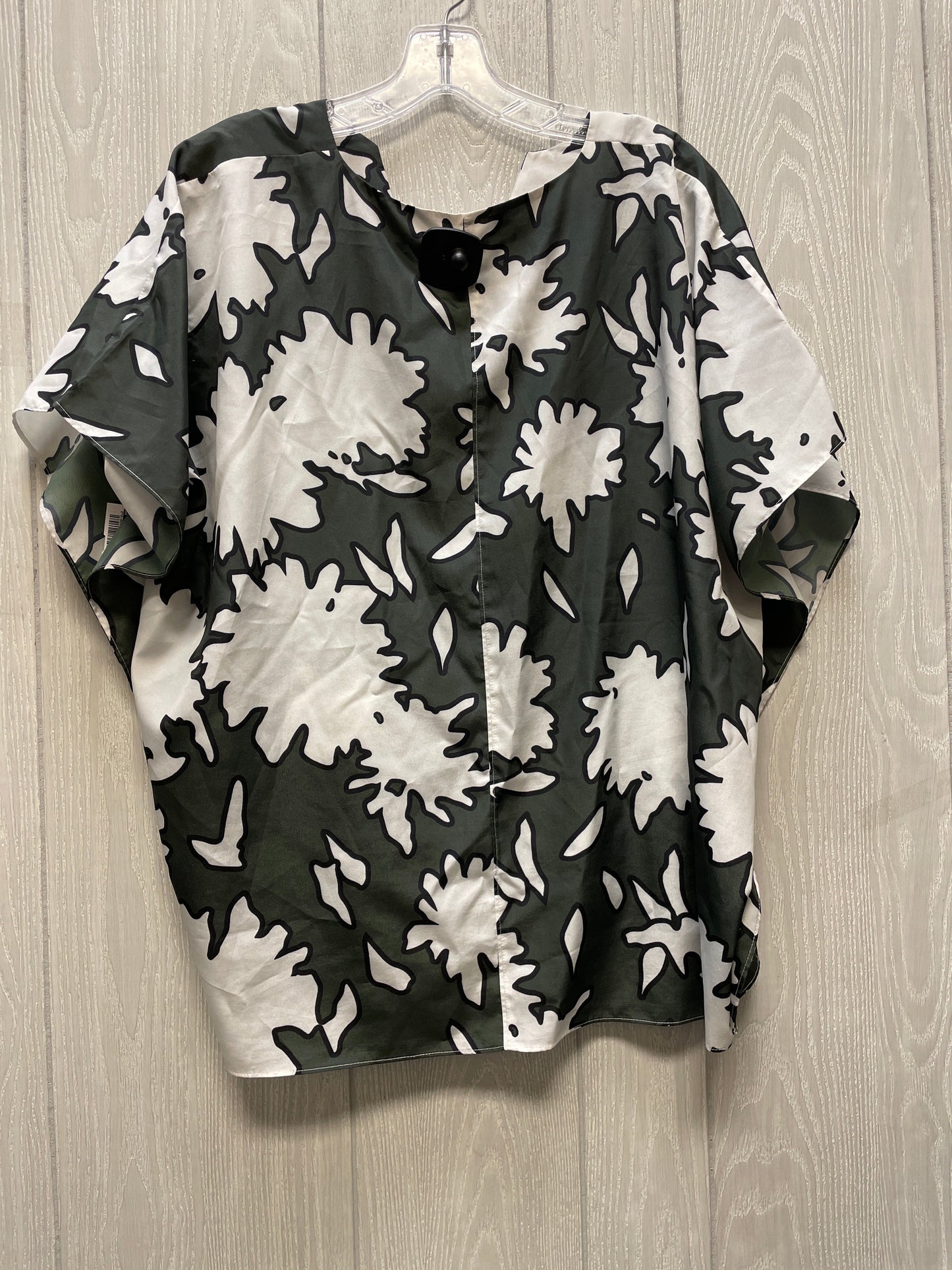 Top Short Sleeve By Crosby In Floral Print, Size: M