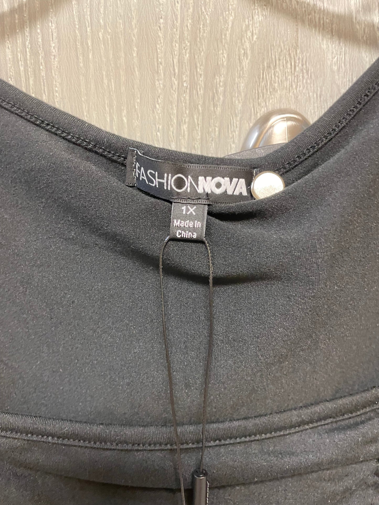 Dress Casual Short By Fashion Nova  Size: 1x