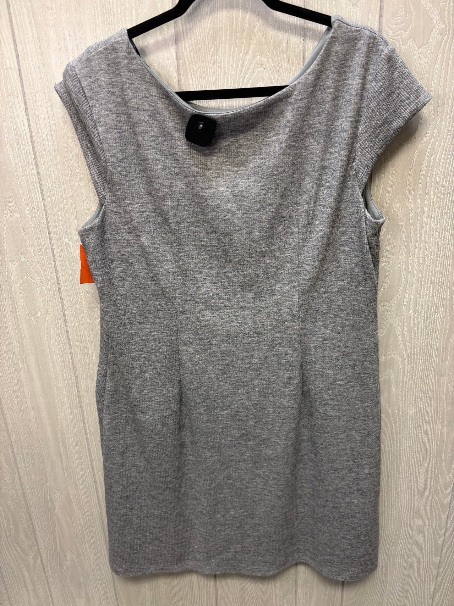 Dress Casual Short By Clothes Mentor In Grey, Size: Xl