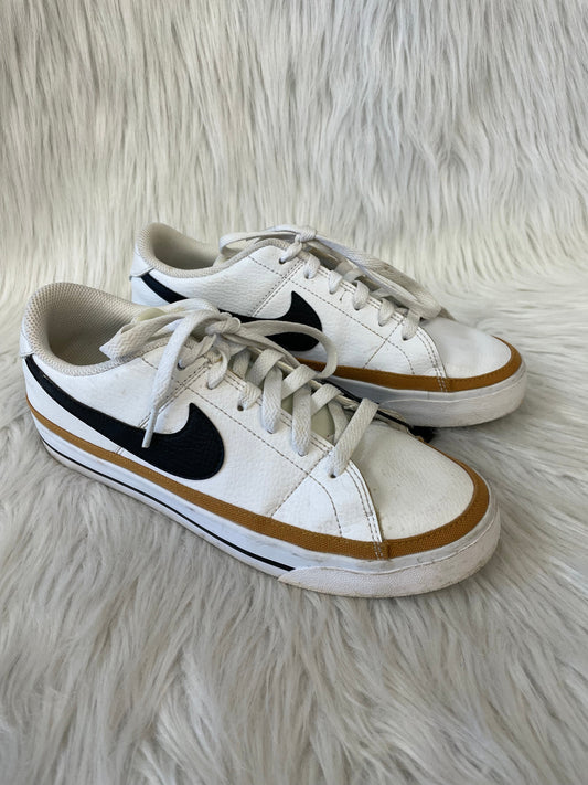 Shoes Sneakers By Nike In Cream & Tan, Size: 7.5