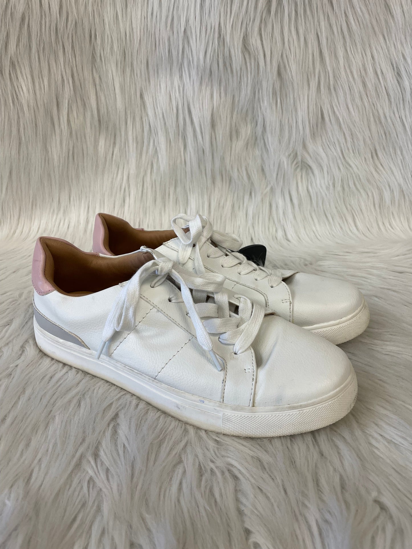 Shoes Sneakers By Dolce Vita In Cream, Size: 9