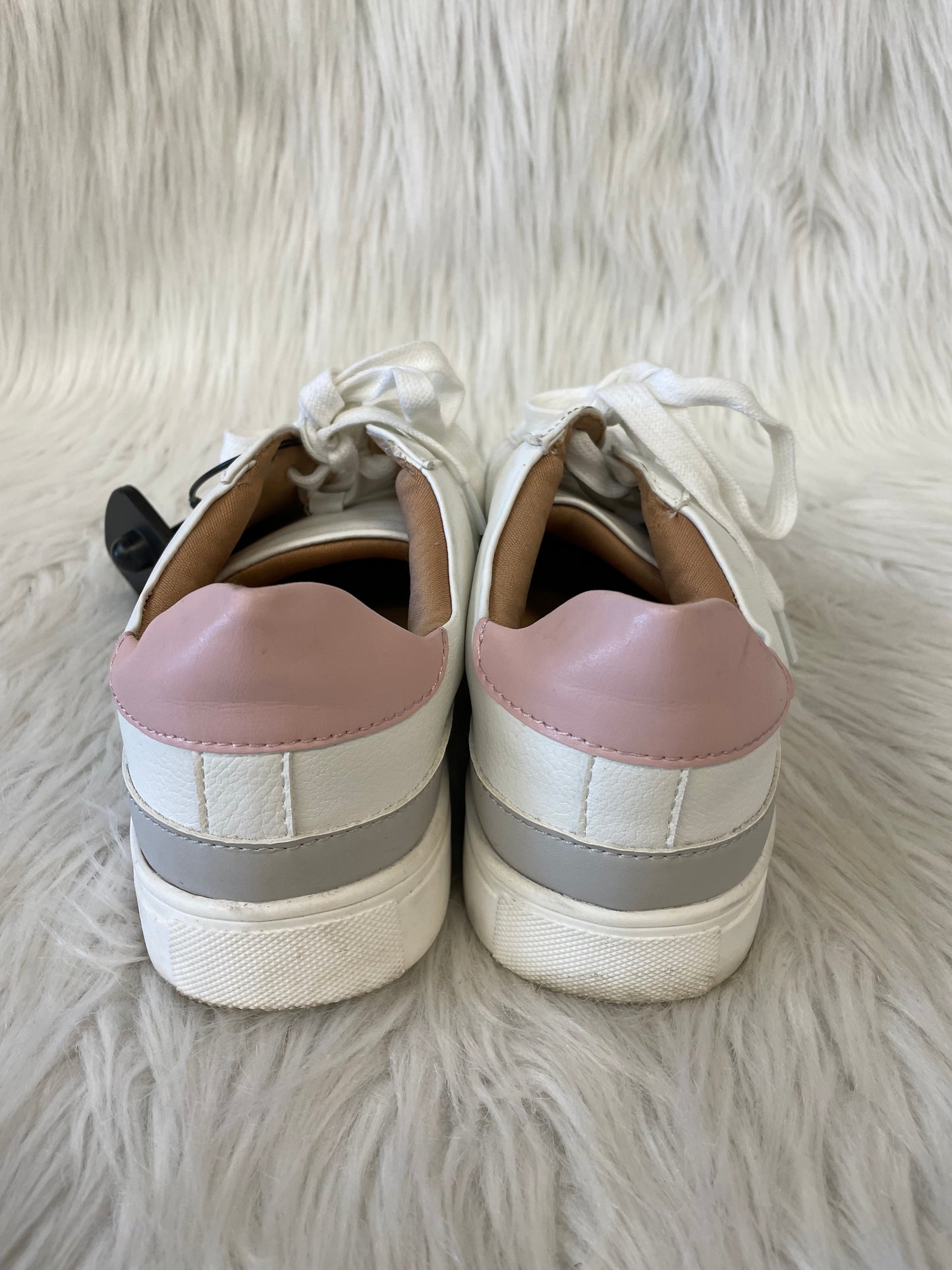 Shoes Sneakers By Dolce Vita In Cream, Size: 9