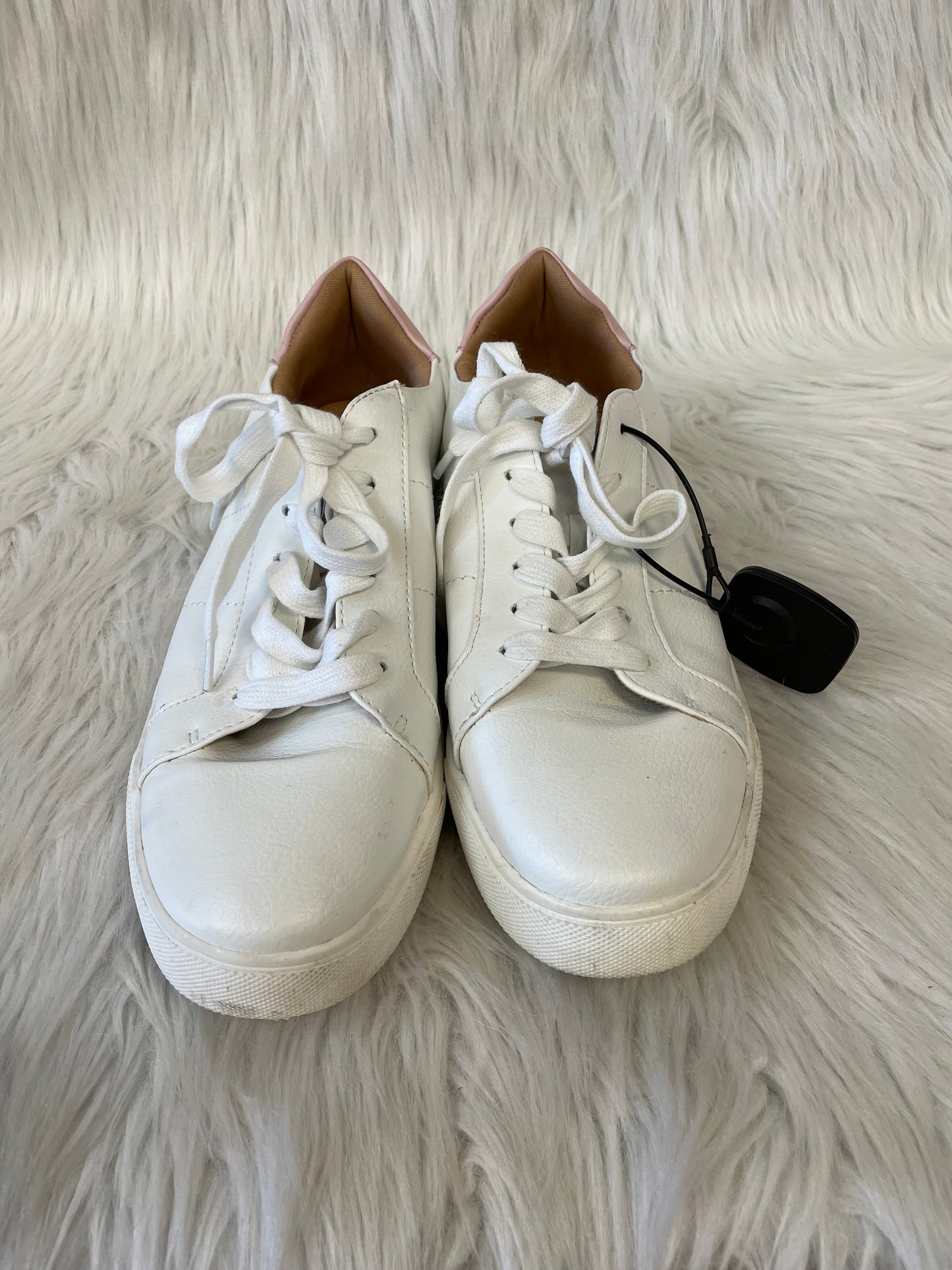 Shoes Sneakers By Dolce Vita In Cream, Size: 9