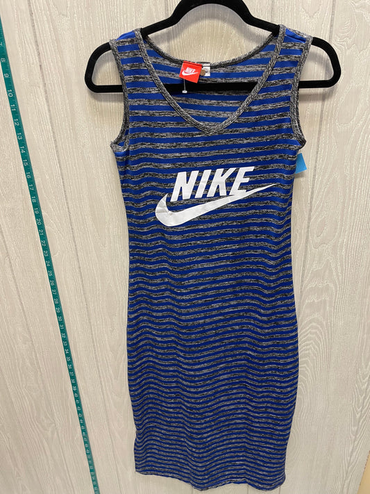 Athletic Dress By Nike Apparel In Striped Pattern, Size: M