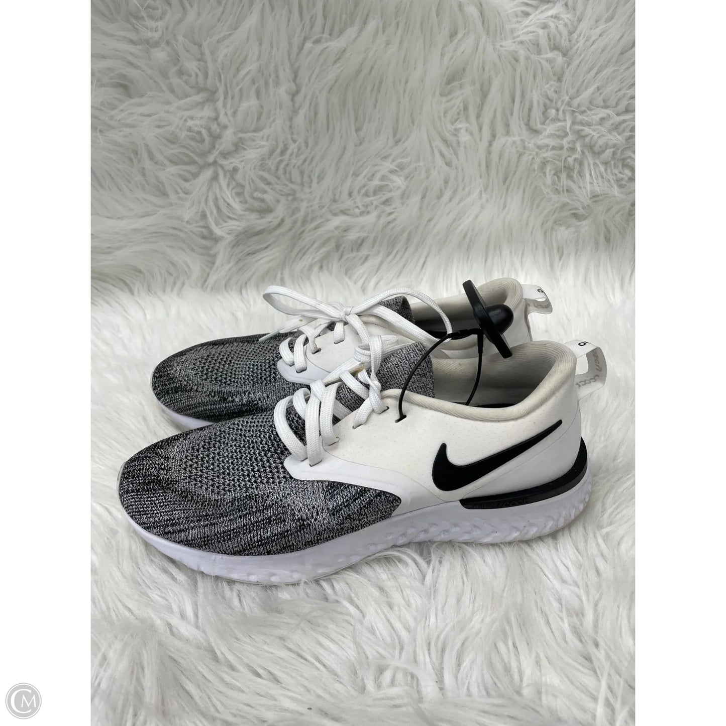Shoes Athletic By Nike In Cream & Grey, Size: 8.5
