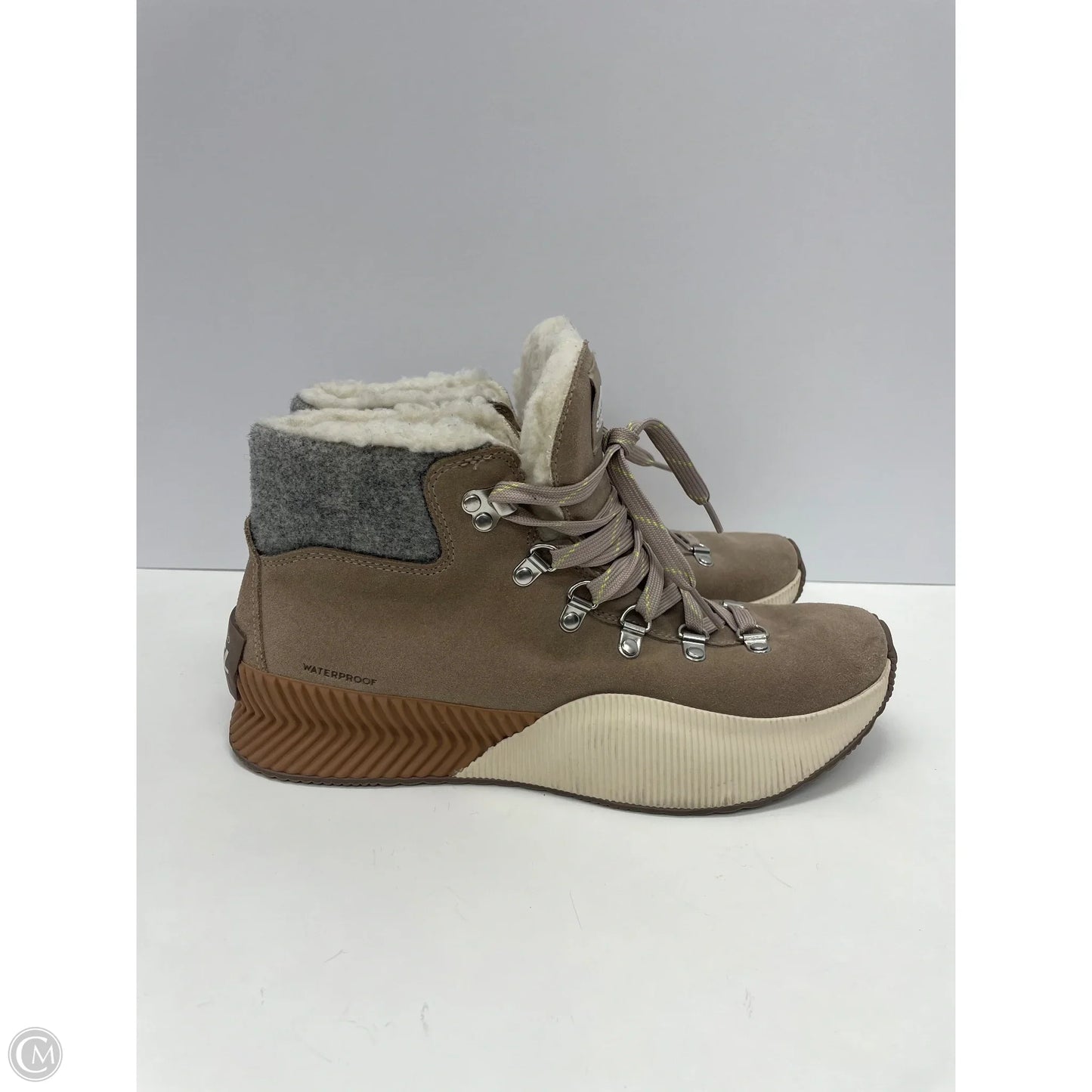 Boots Hiking By Sorel In Tan, Size: 10