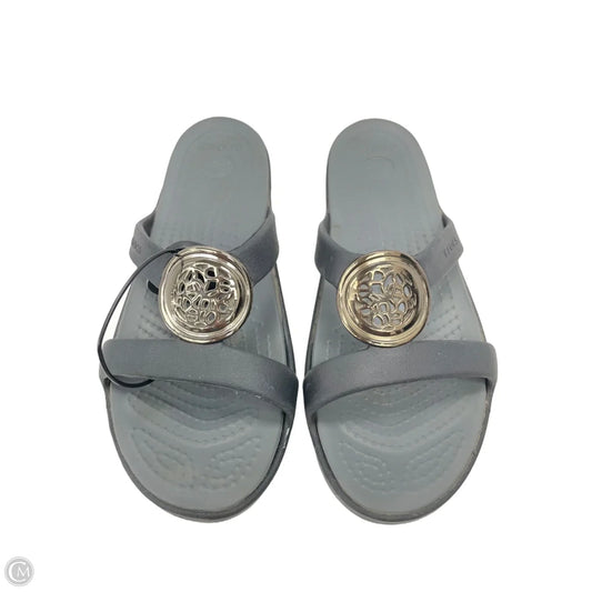 Sandals Flats By Crocs In Black, Size: 8