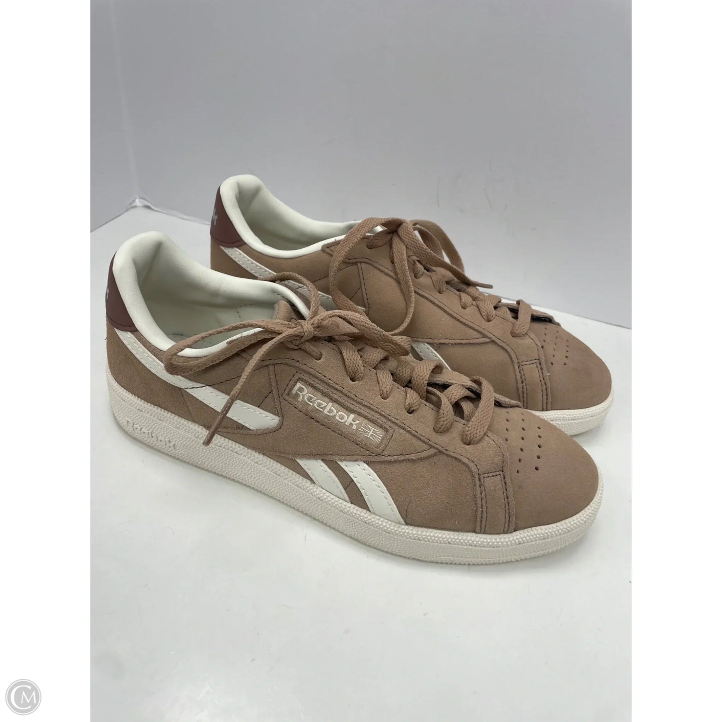 Shoes Sneakers By Reebok In Tan & White, Size: 8