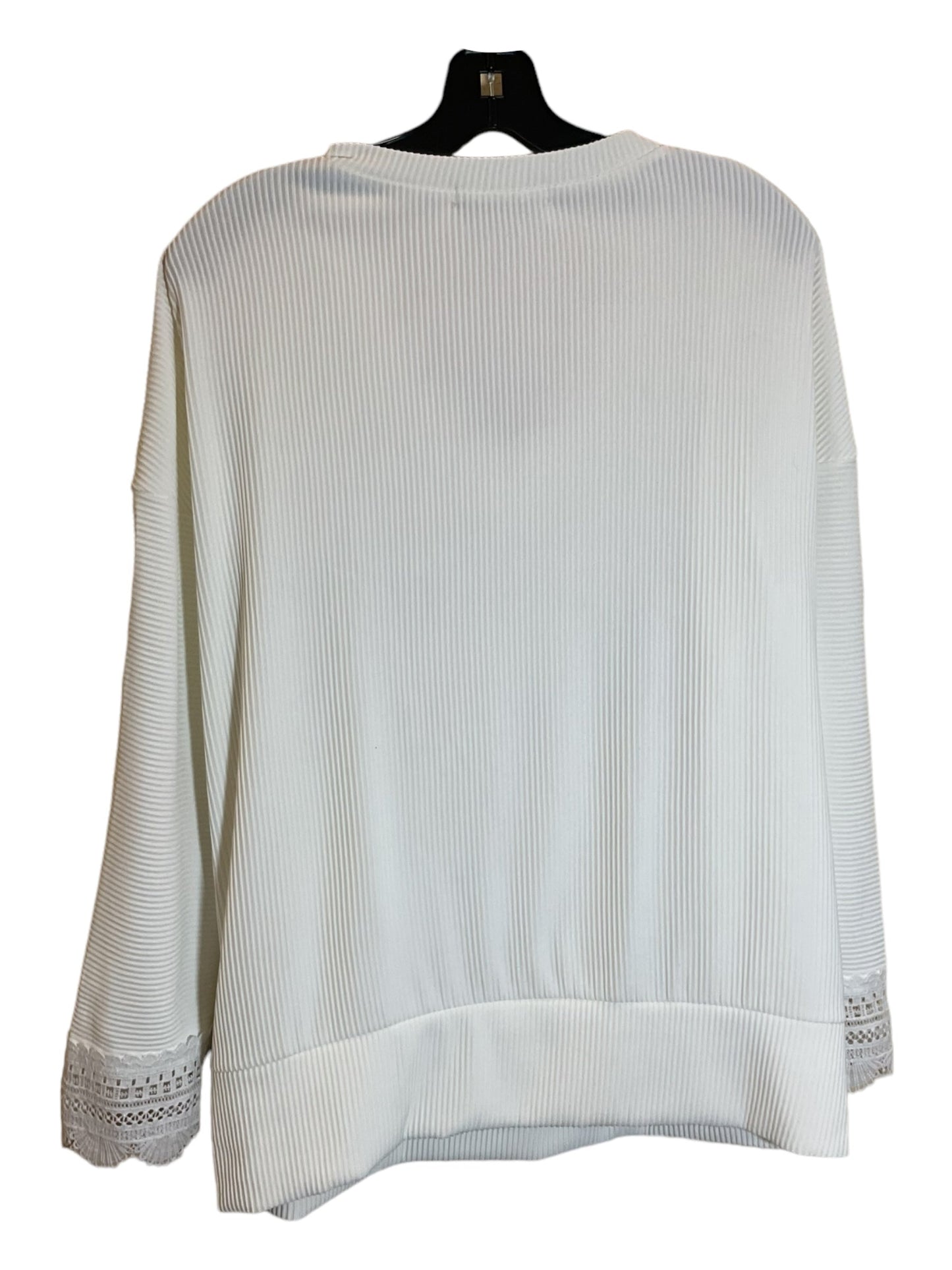 White Top Long Sleeve Clothes Mentor, Size L