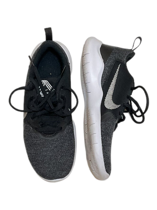 Black Shoes Athletic Nike, Size 6