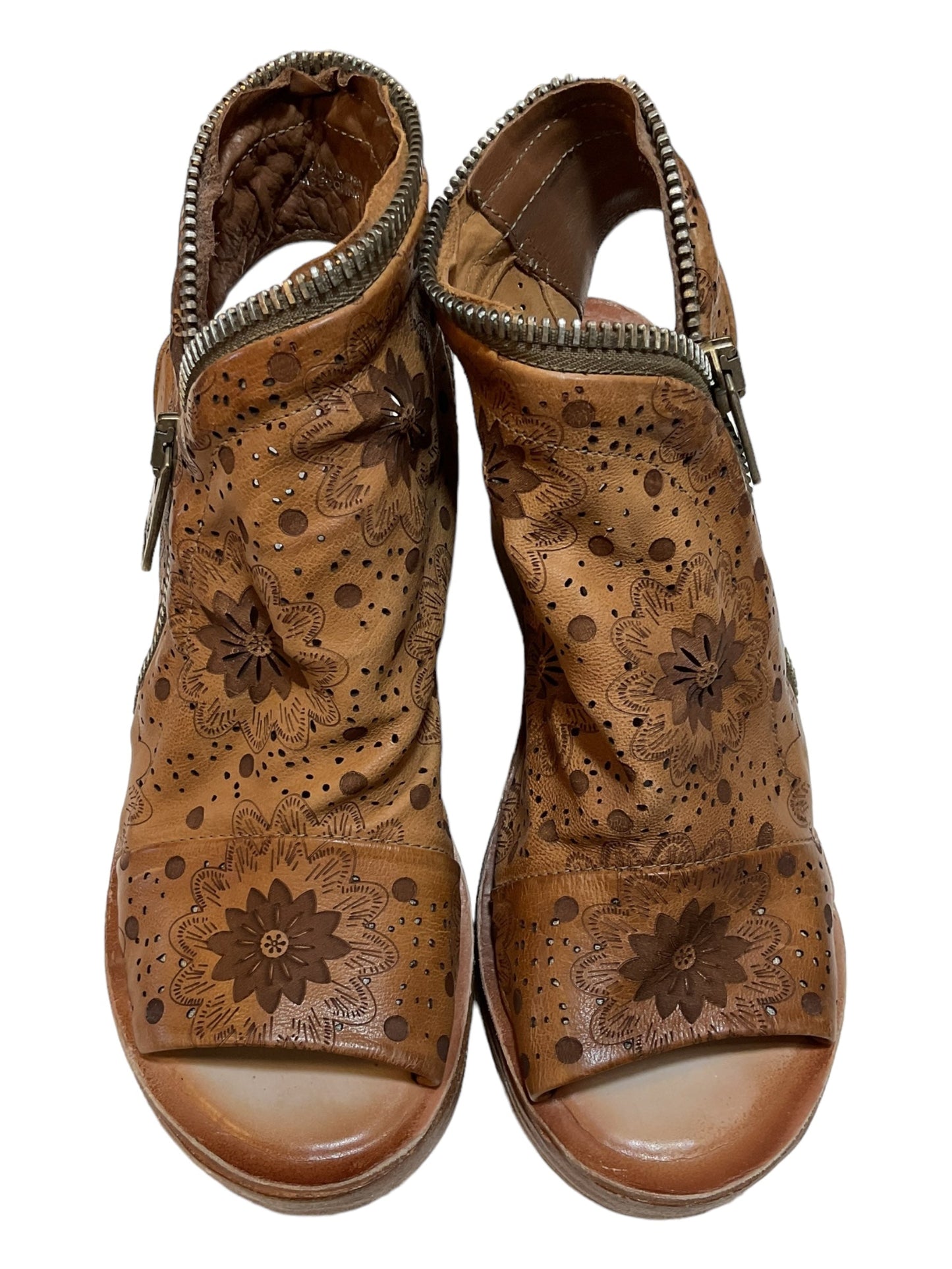 Brown Sandals Heels Wedge Cma, Size 8.5
